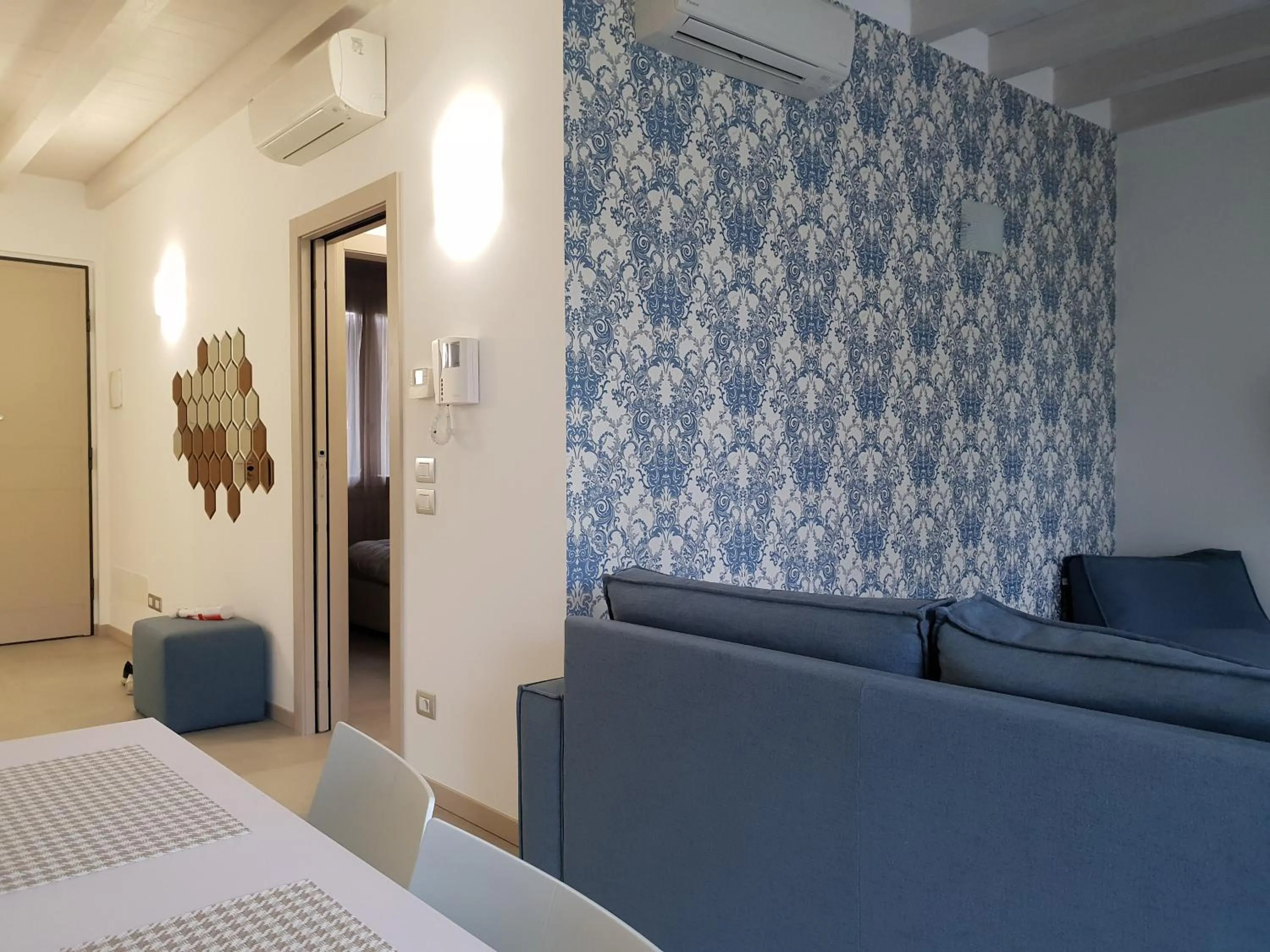 Bed in Sirmione Park View Luxury Apartments