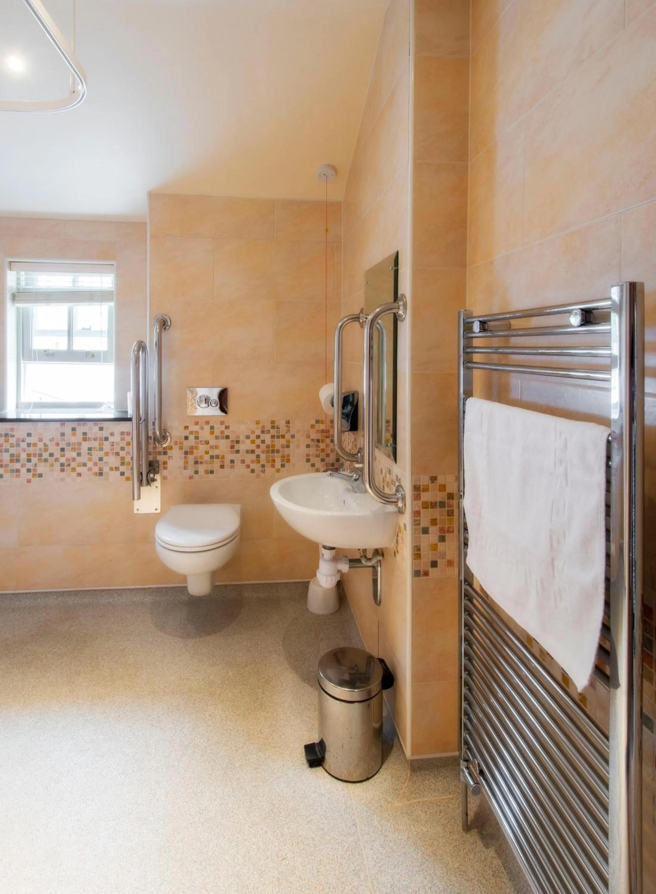 Bathroom in Wagon & Horses