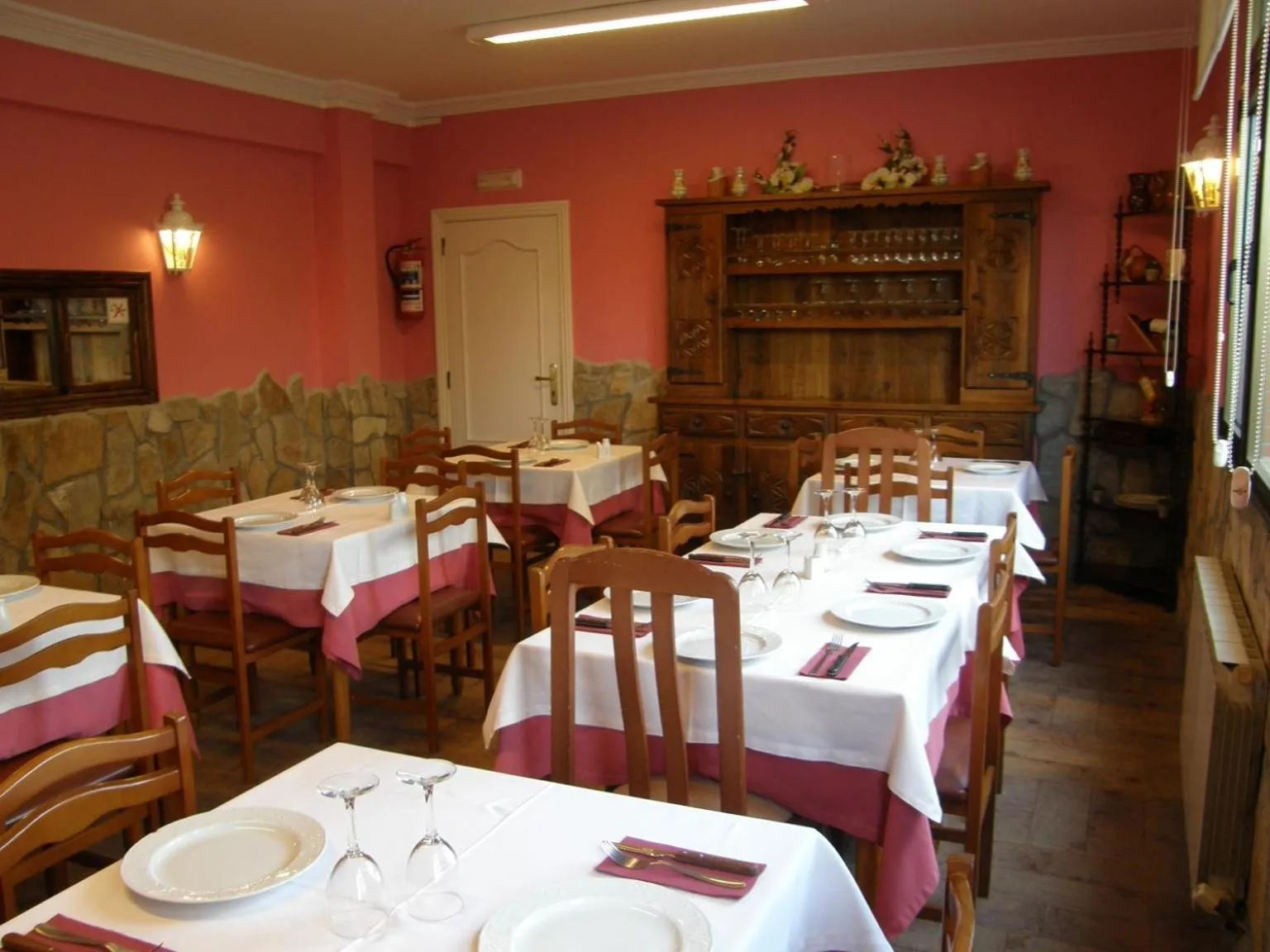 Restaurant/places to eat in Hotel Goizalde