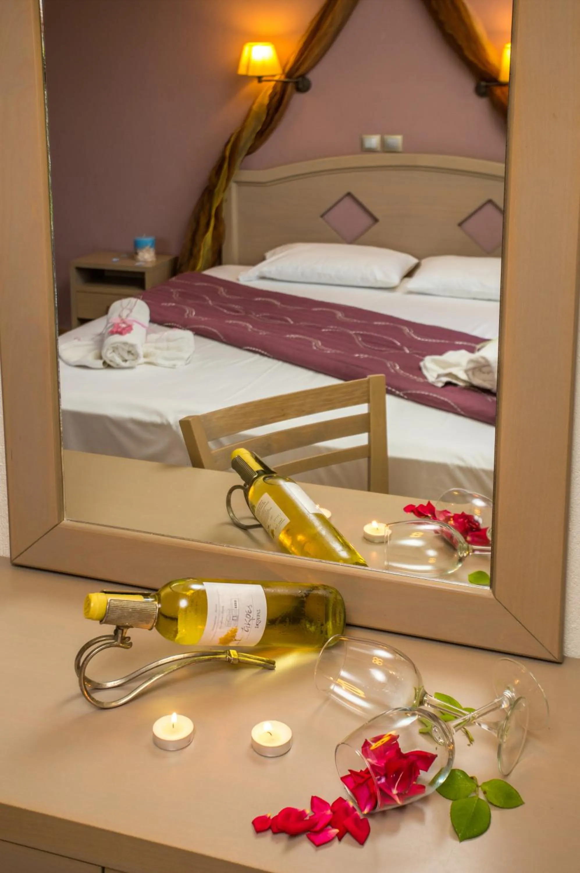 Decorative detail, Bed in Thalassies Nouveau