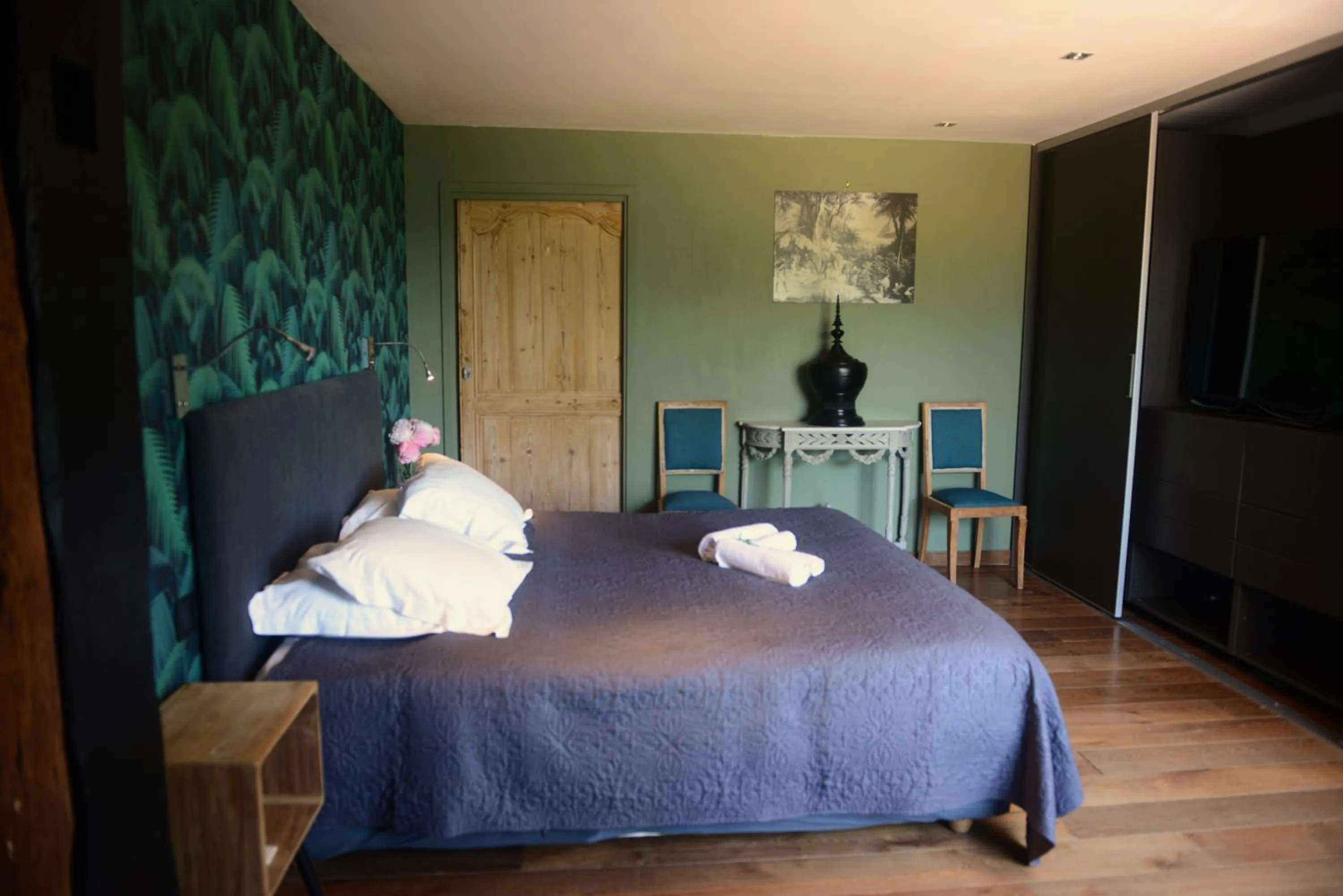 Photo of the whole room, Bed in Maranatha, front de mer avec plage