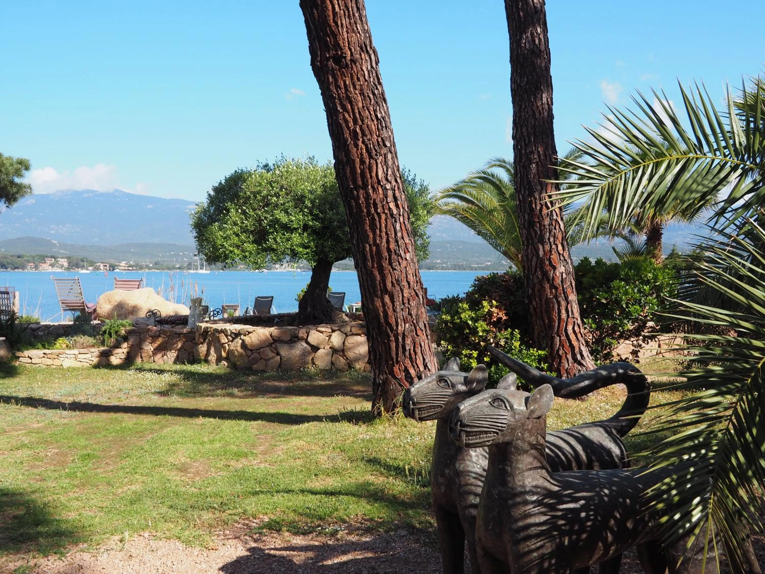 Garden in Maranatha, front de mer avec plage