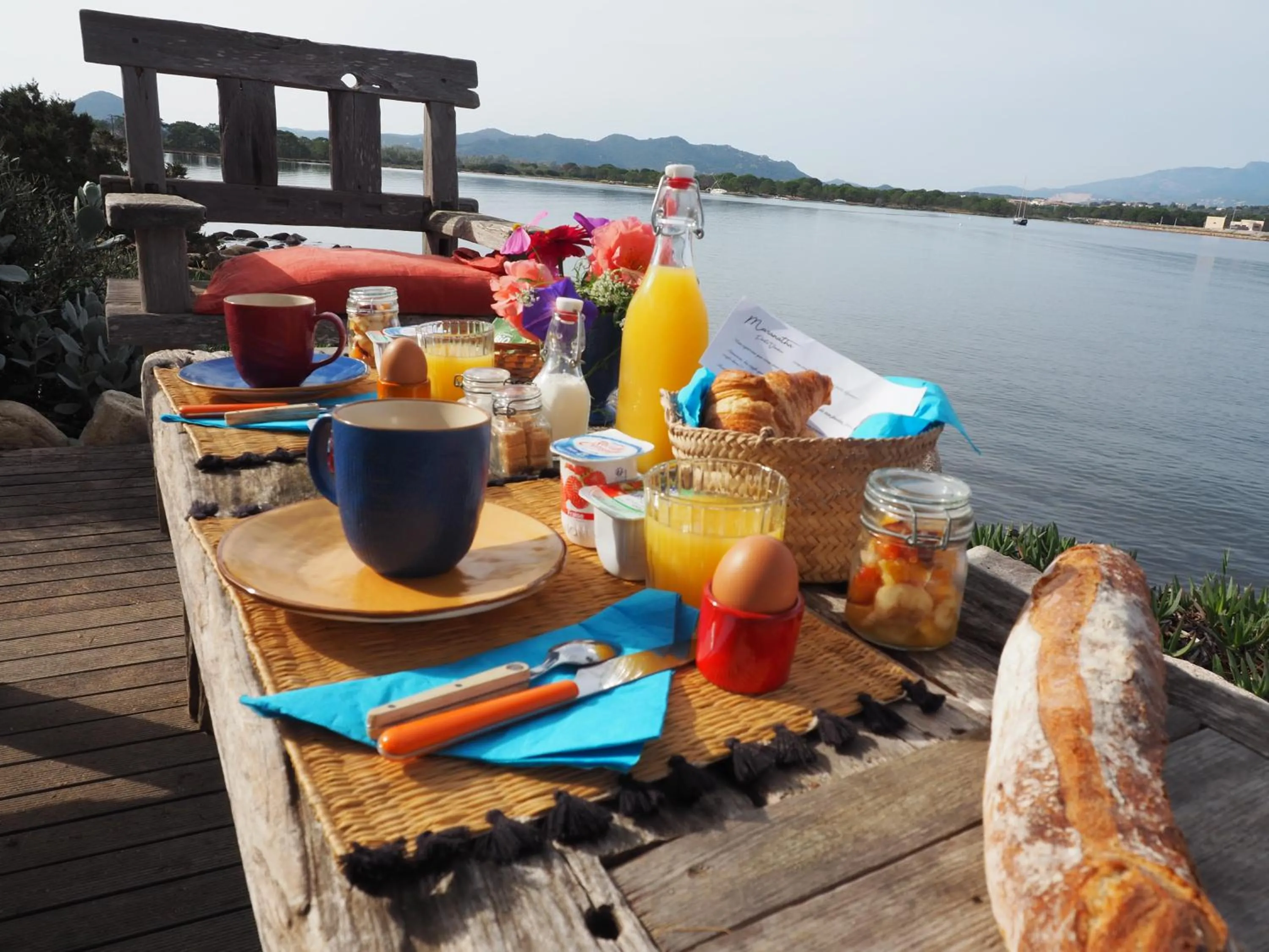 Breakfast in Maranatha, front de mer avec plage
