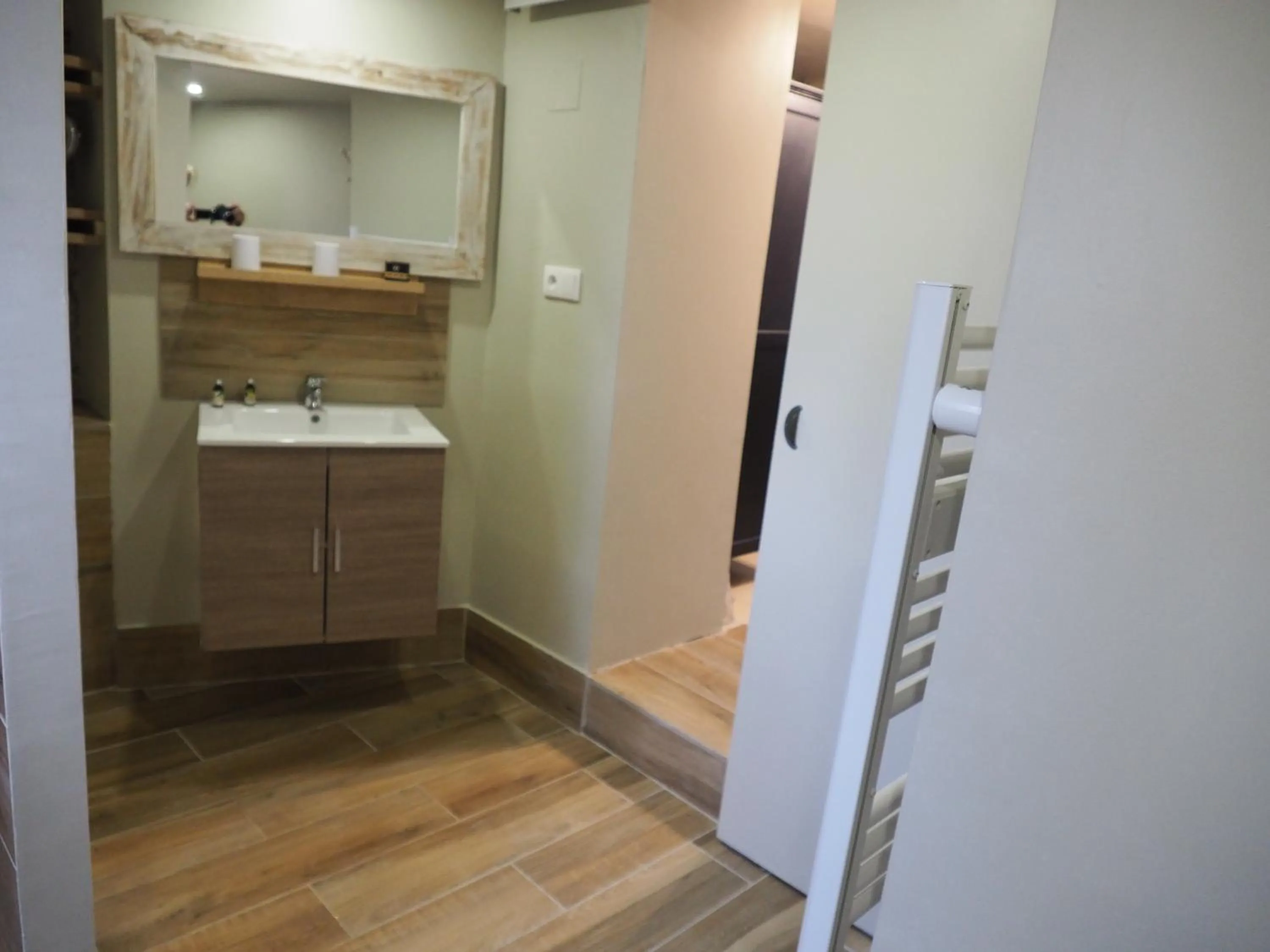 Bathroom in Maranatha, front de mer avec plage