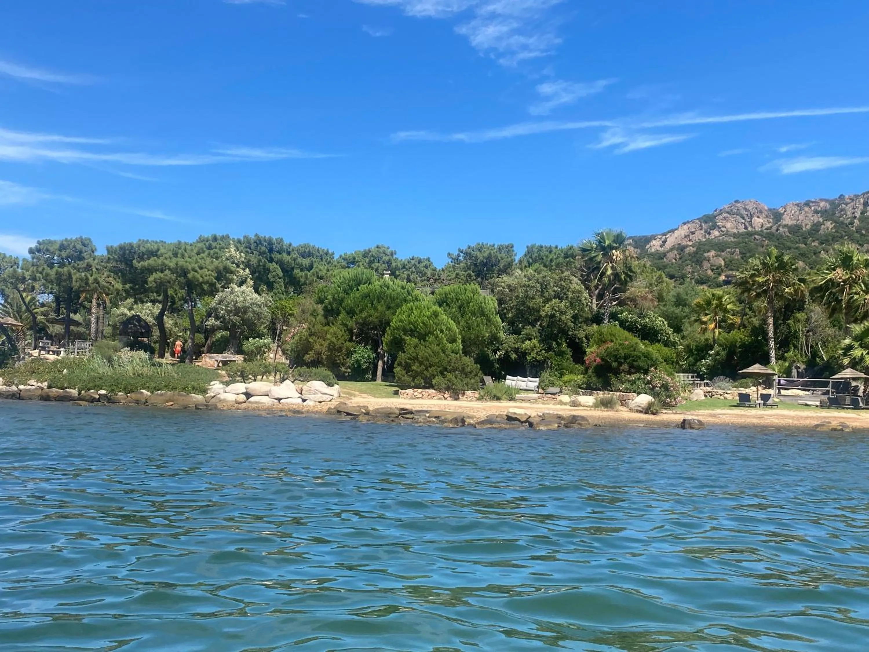 Natural landscape in Maranatha, front de mer avec plage