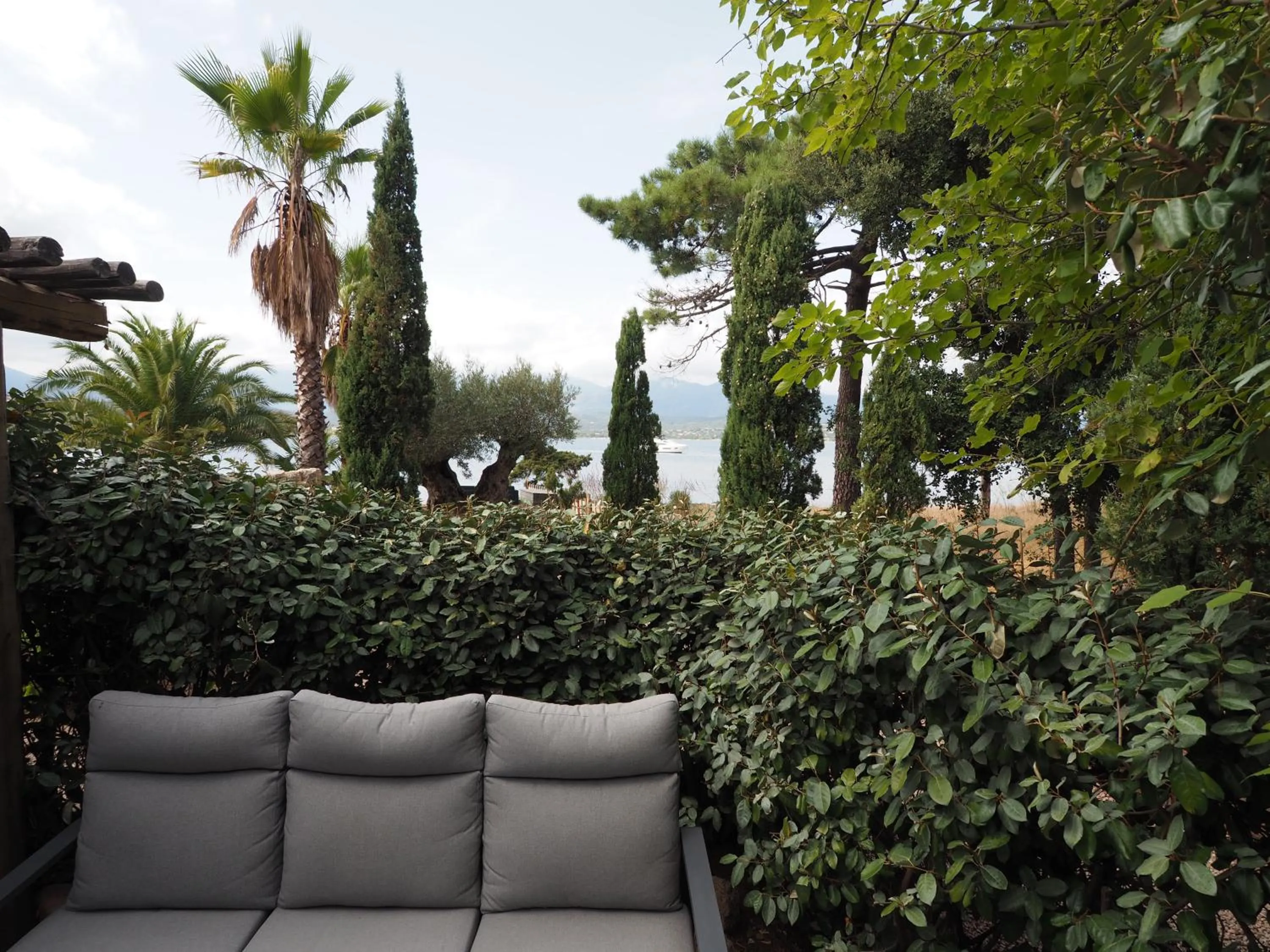 Balcony/Terrace in Maranatha, front de mer avec plage
