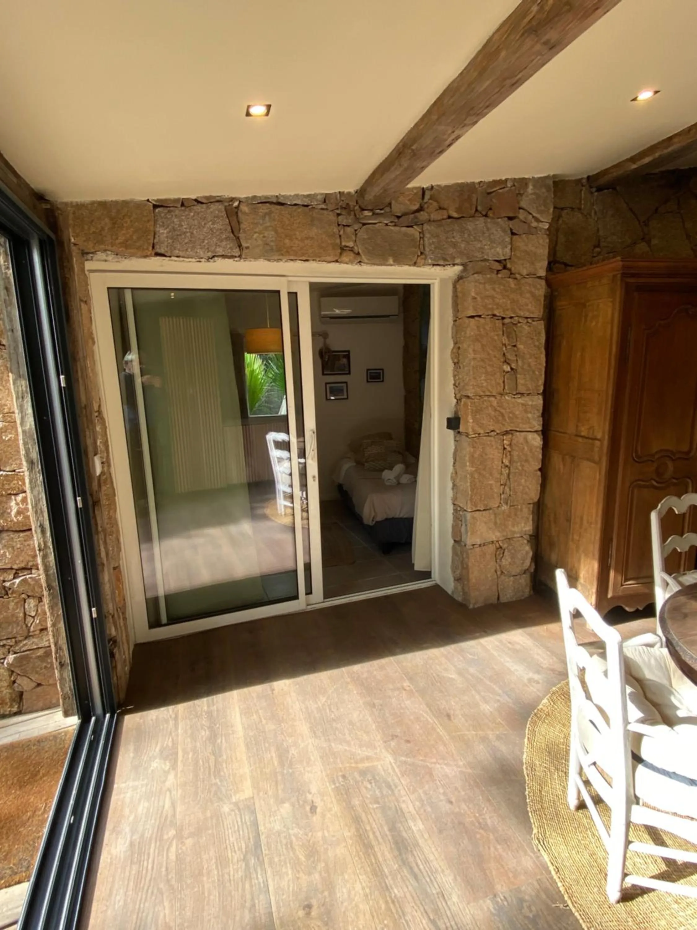 Bedroom in Maranatha, front de mer avec plage