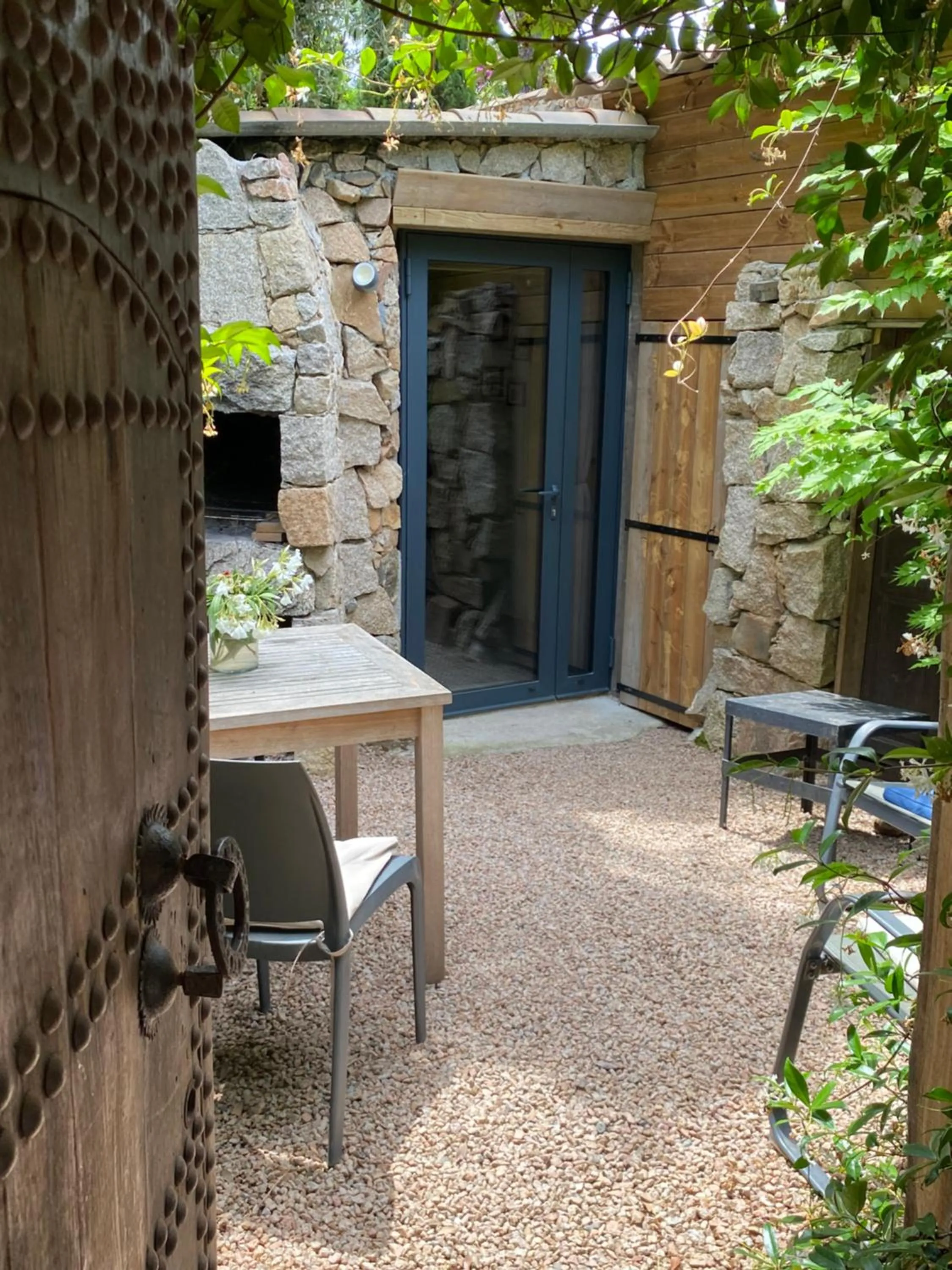 Facade/entrance in Maranatha, front de mer avec plage