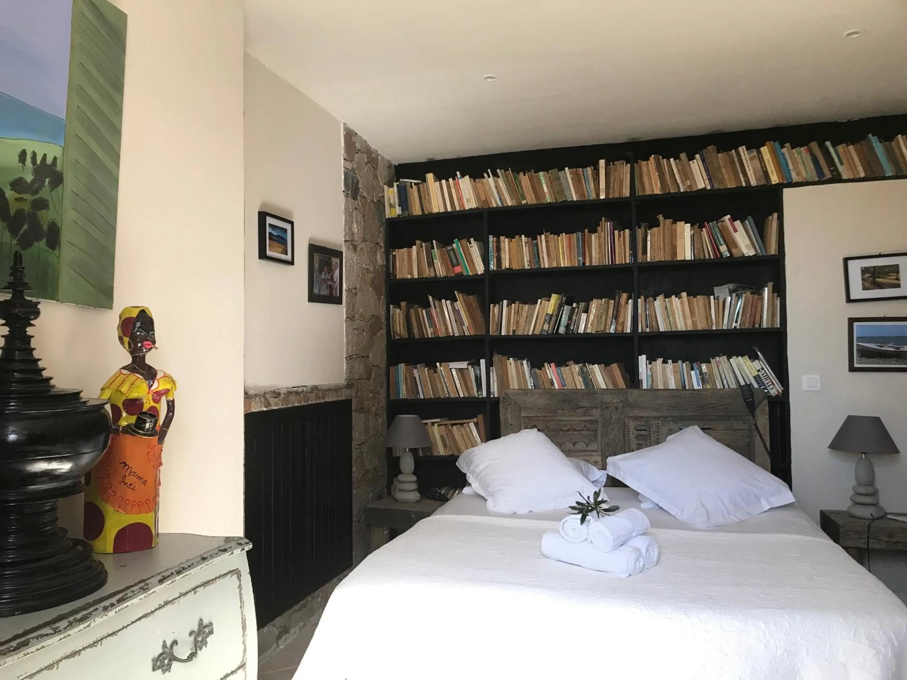 Library, Bed in Maranatha, front de mer avec plage