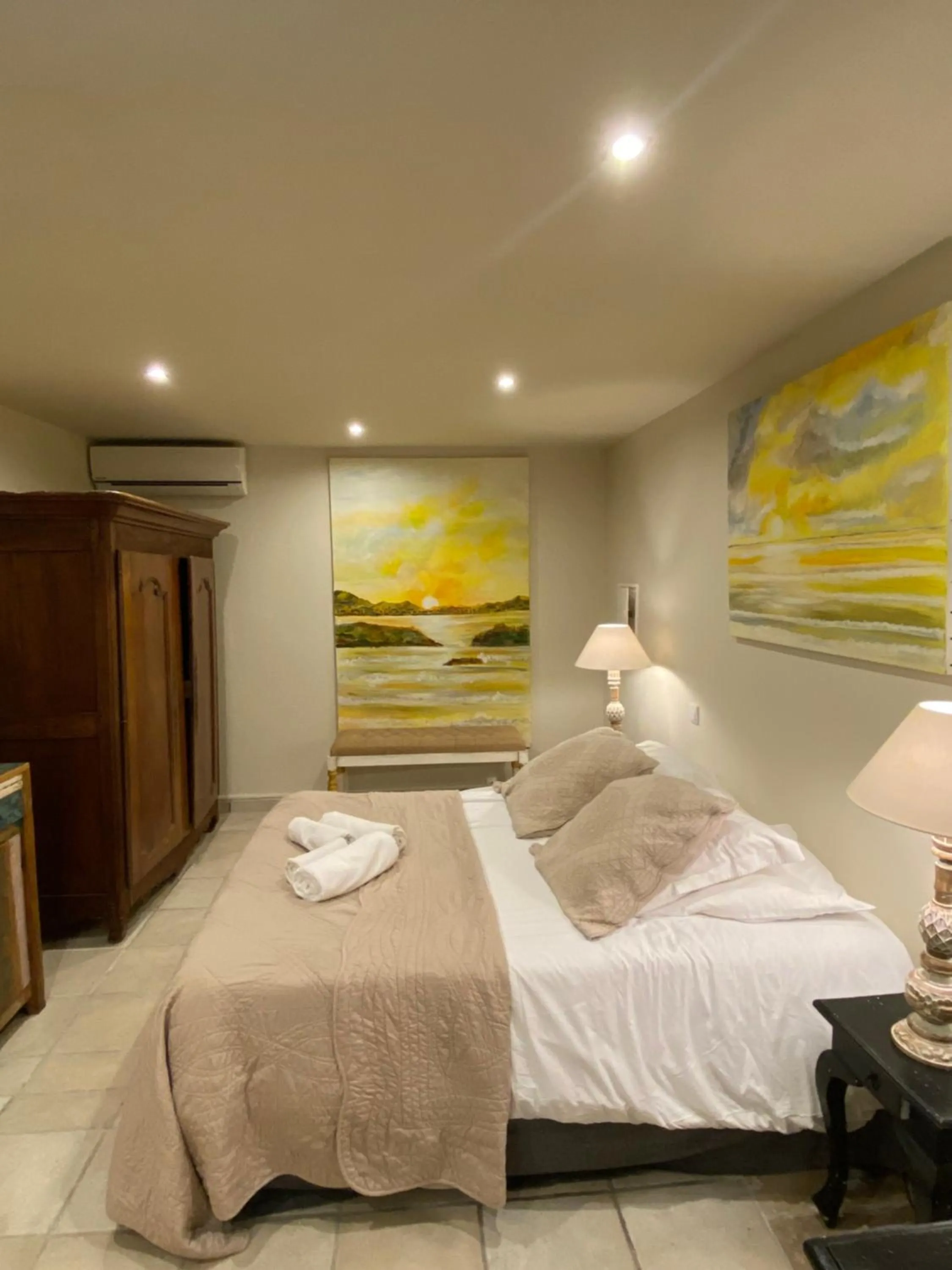 Bedroom, Bed in Maranatha, front de mer avec plage