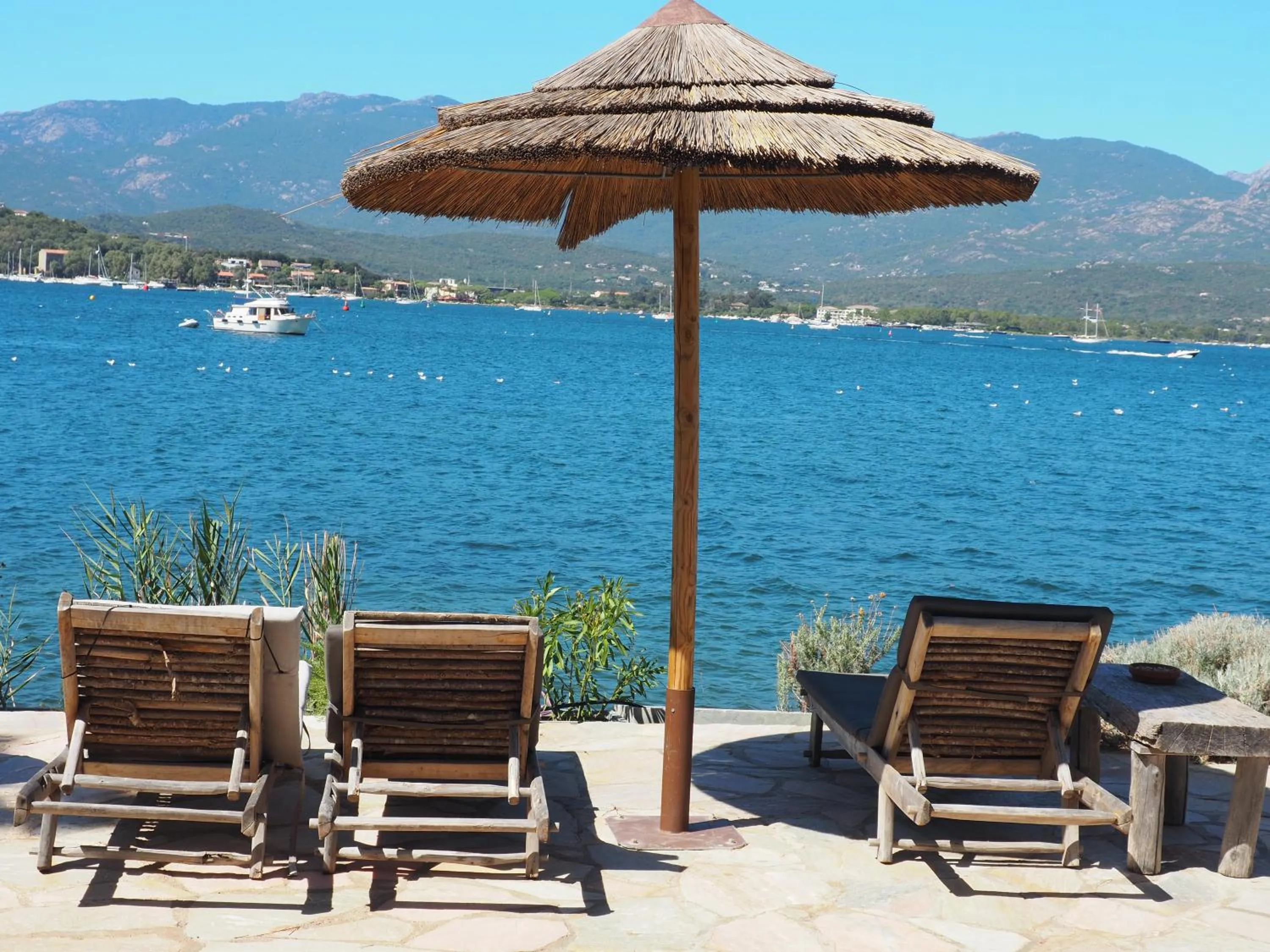 Beach in Maranatha, front de mer avec plage