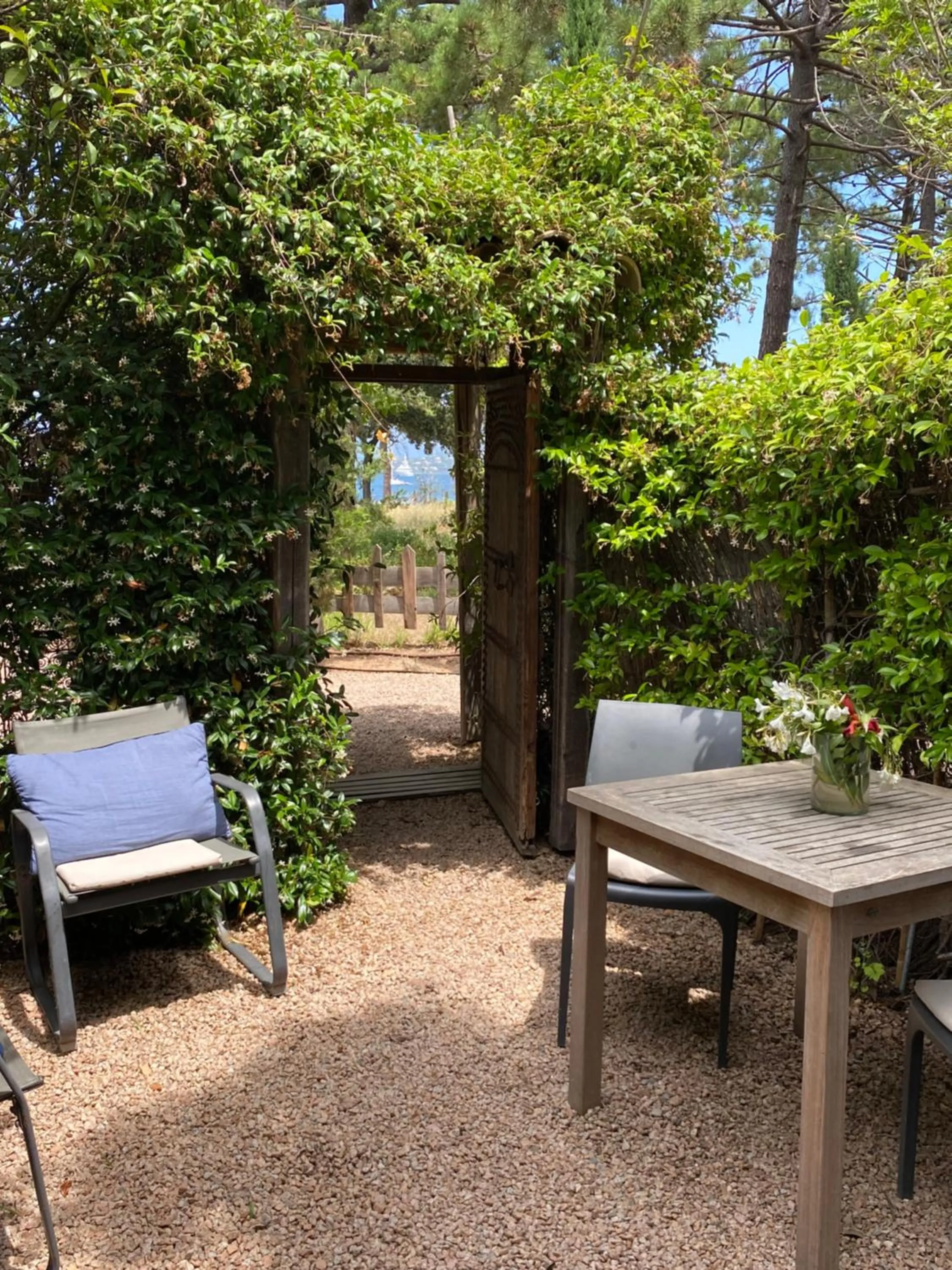 Garden in Maranatha, front de mer avec plage