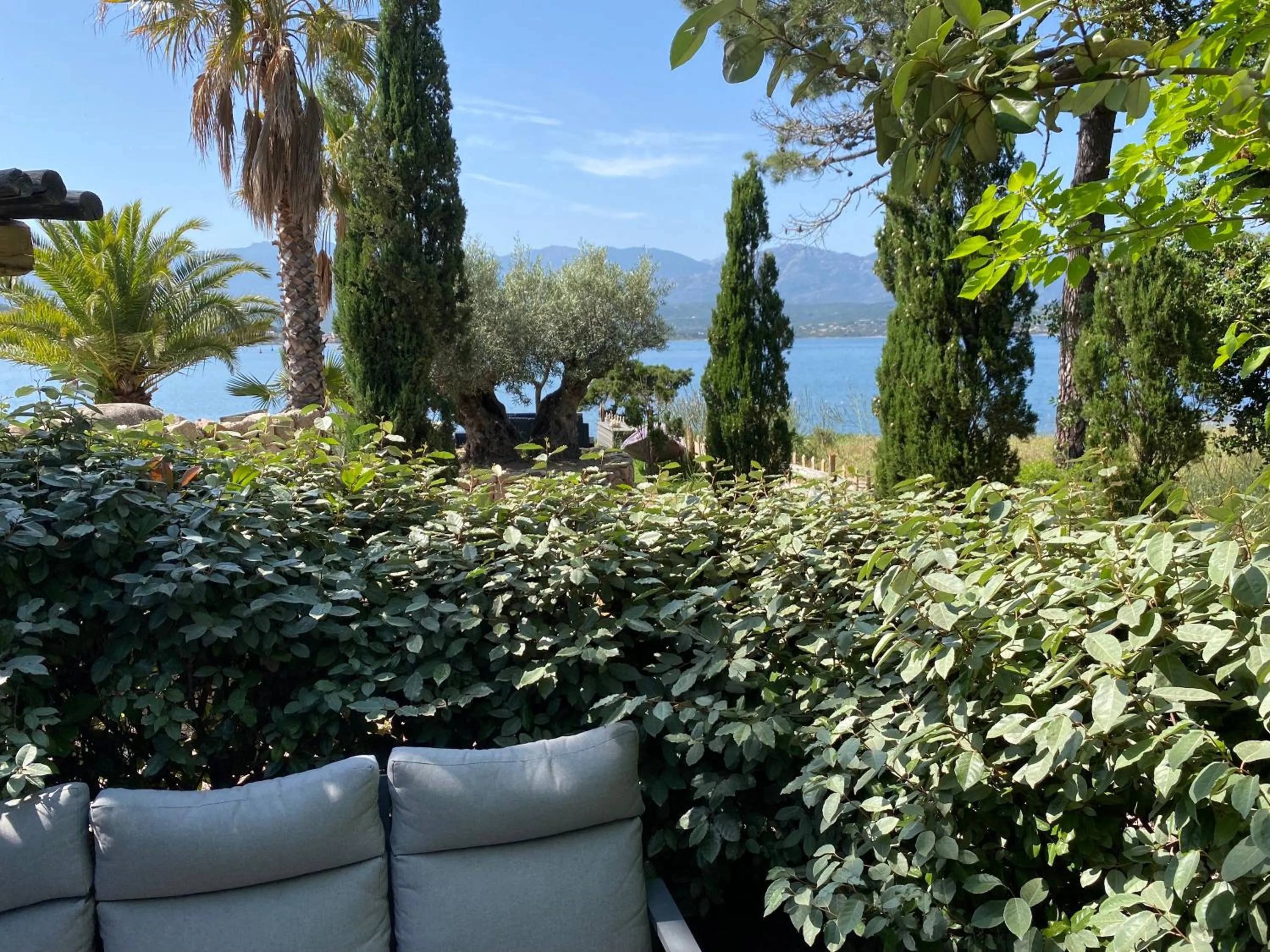 Balcony/Terrace in Maranatha, front de mer avec plage