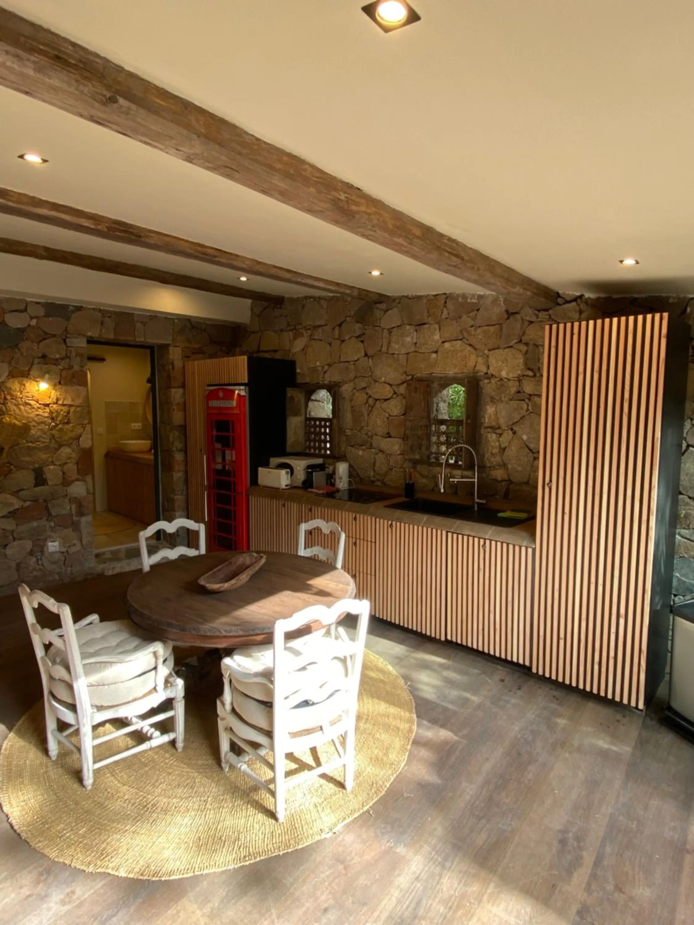 kitchen in Maranatha, front de mer avec plage