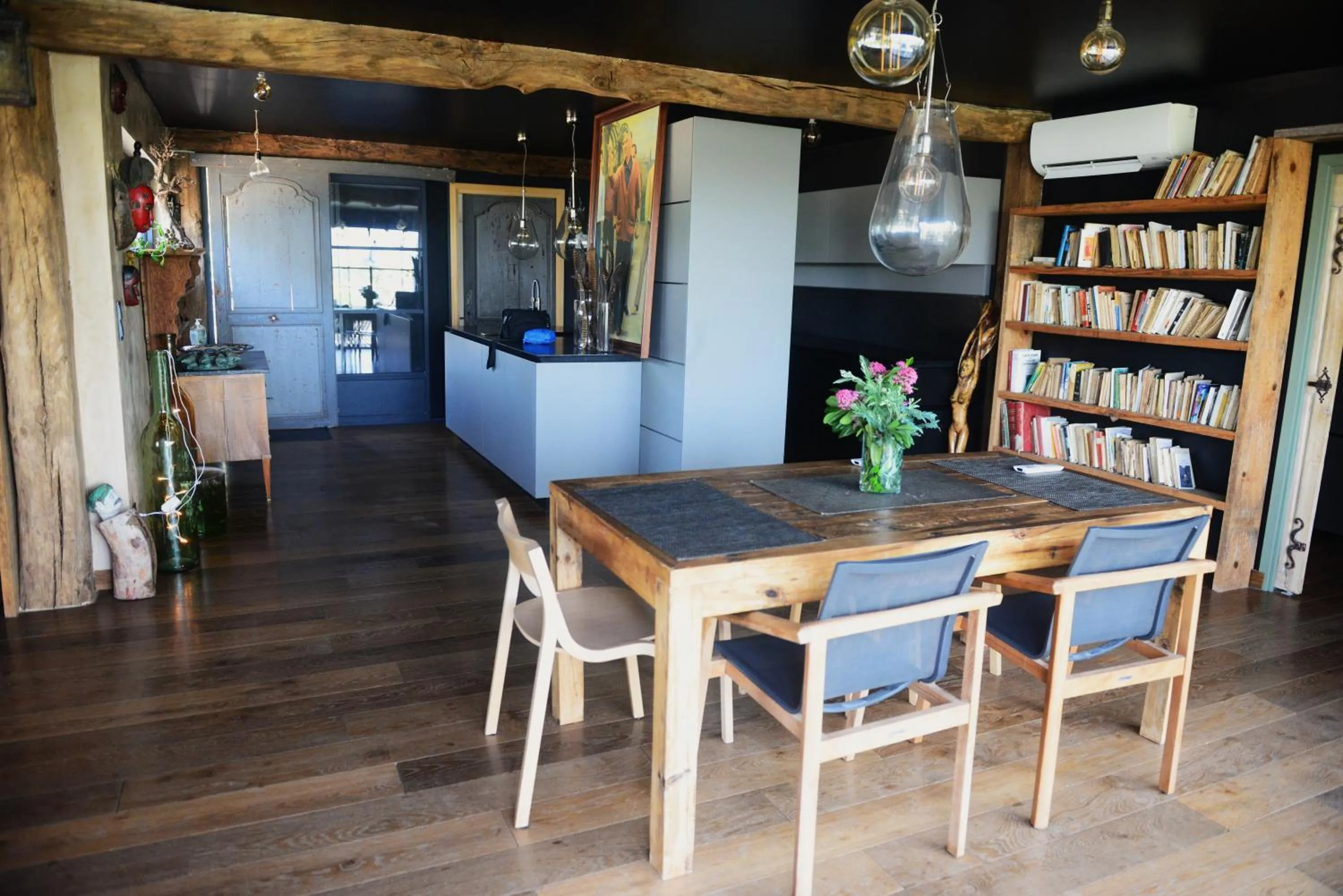 Kitchen or kitchenette in Maranatha, front de mer avec plage