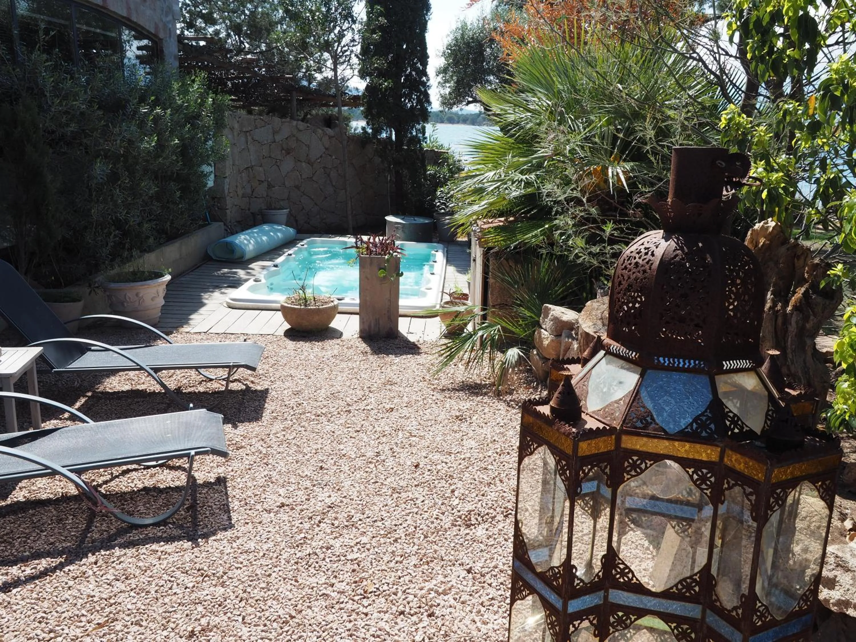 Garden in Maranatha, front de mer avec plage