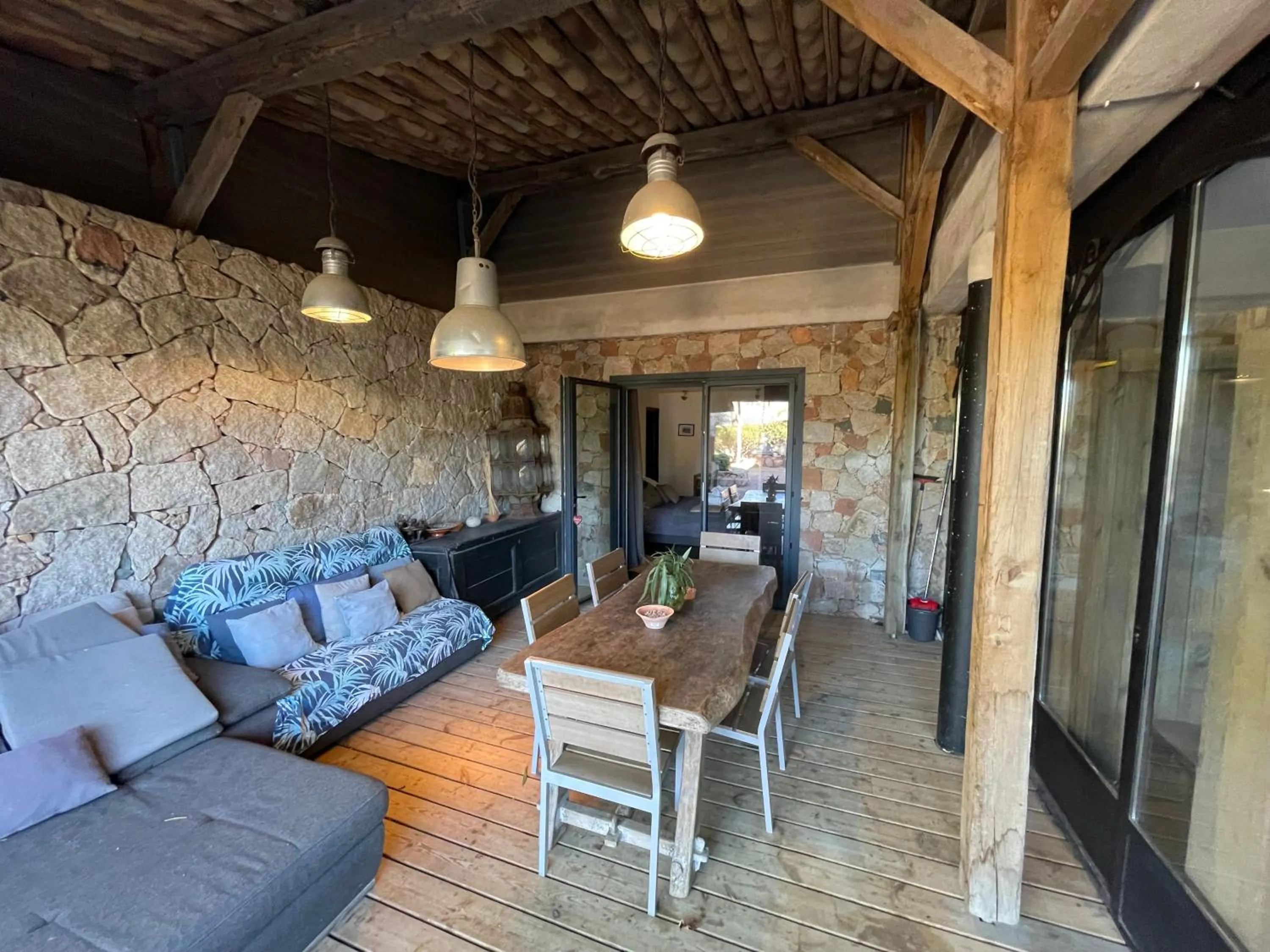 Patio in Maranatha, front de mer avec plage