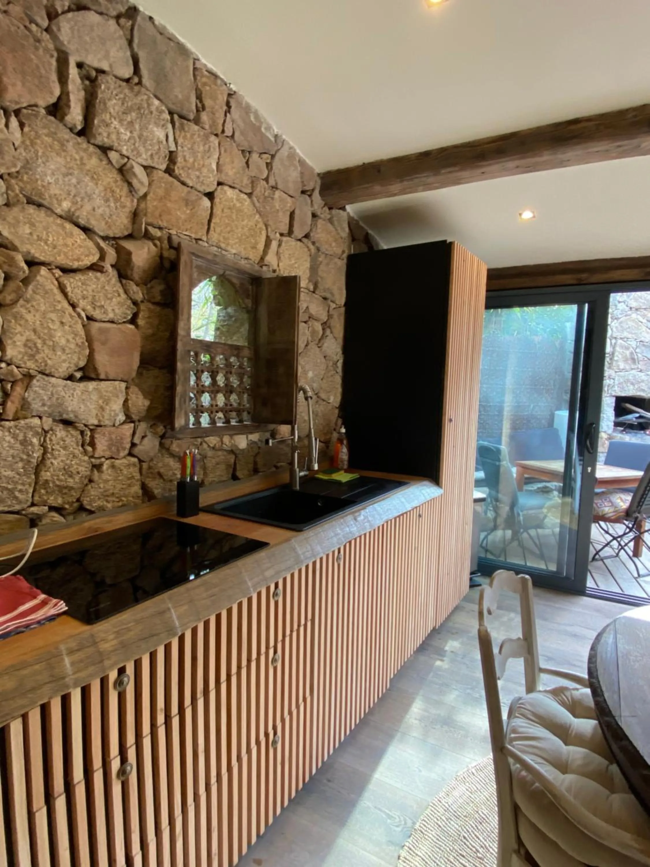 kitchen in Maranatha, front de mer avec plage