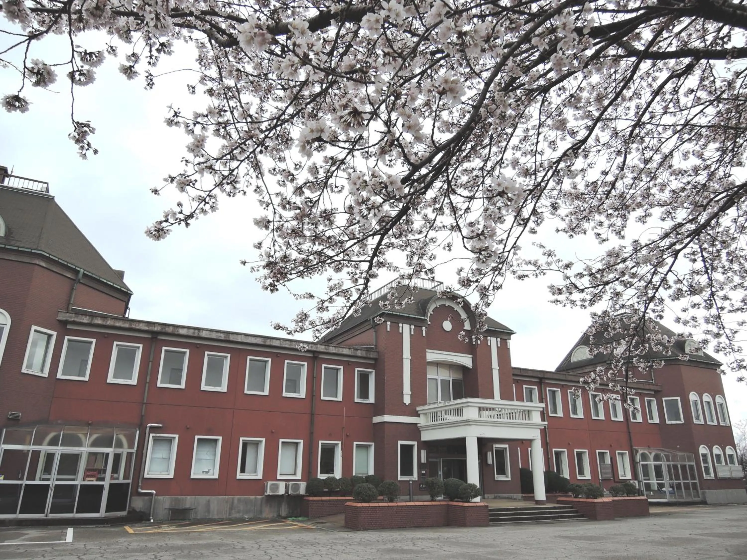 Facade/entrance in Oyabe City Cycling Terminal