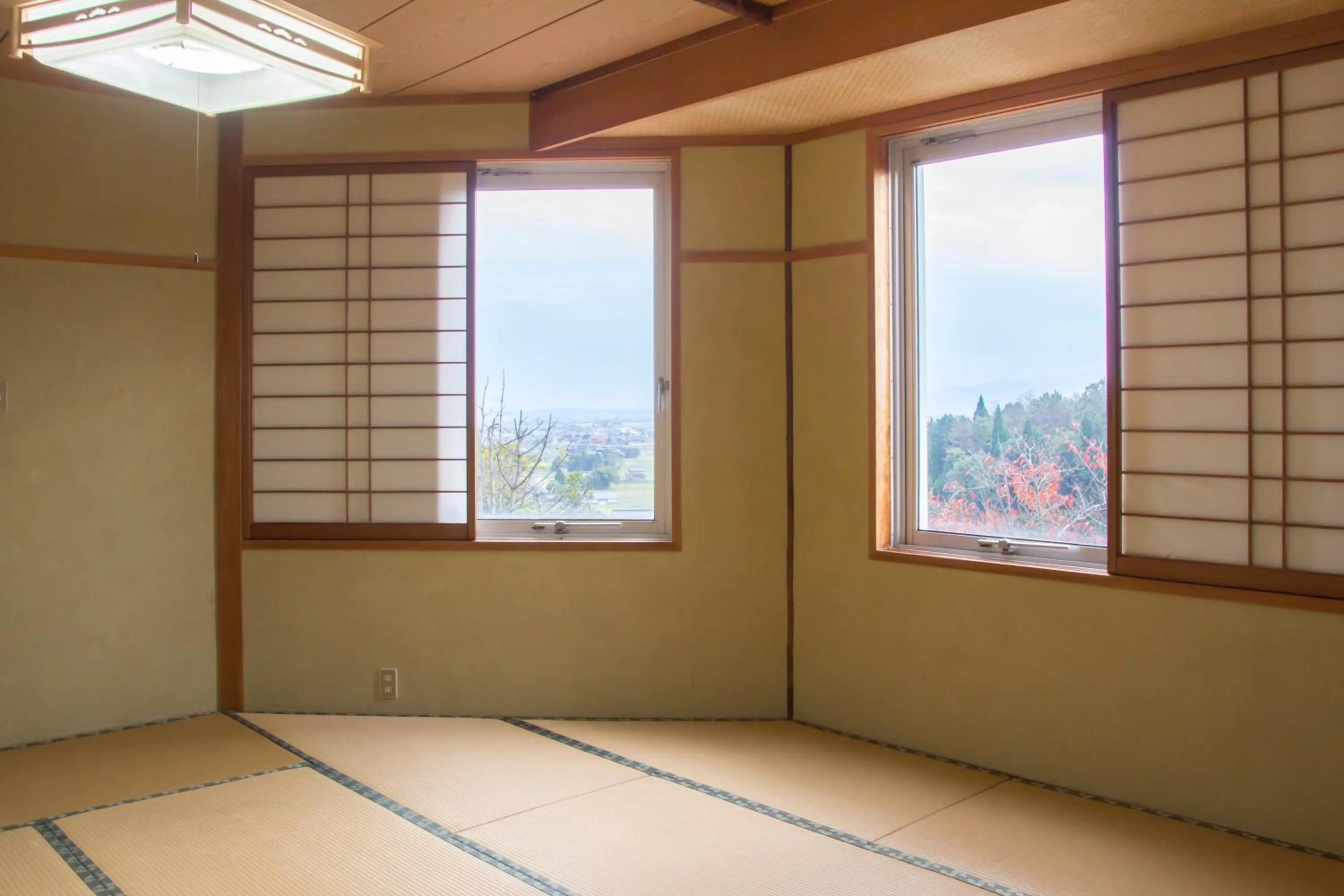 Photo of the whole room in Oyabe City Cycling Terminal