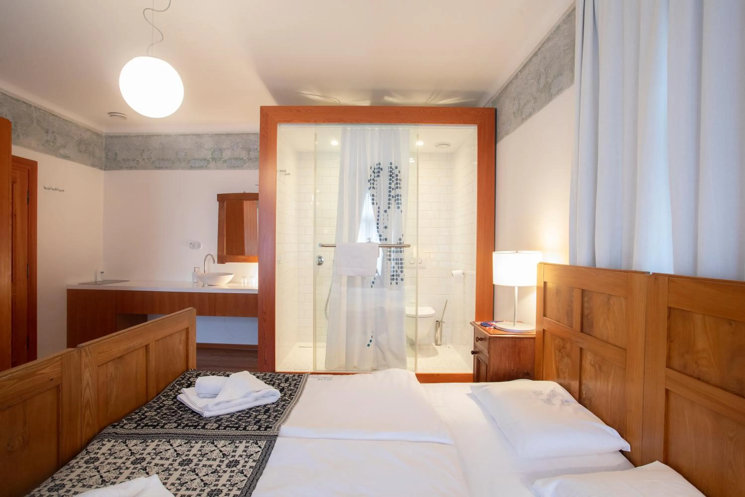 Bathroom, Bed in Pr'Gavedarjo Eco Heritage B&B