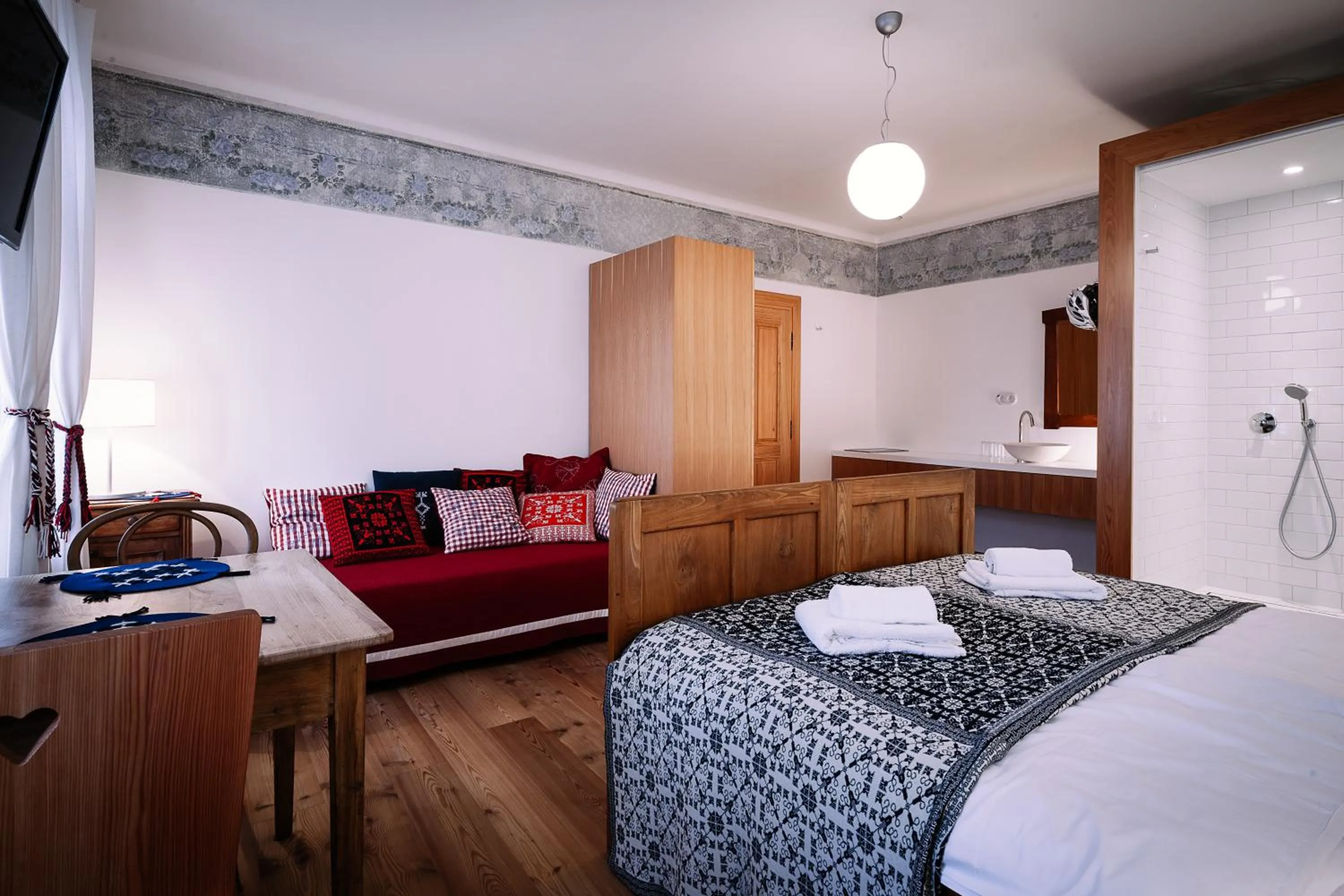 Bathroom, Bed in Pr'Gavedarjo Eco Heritage B&B