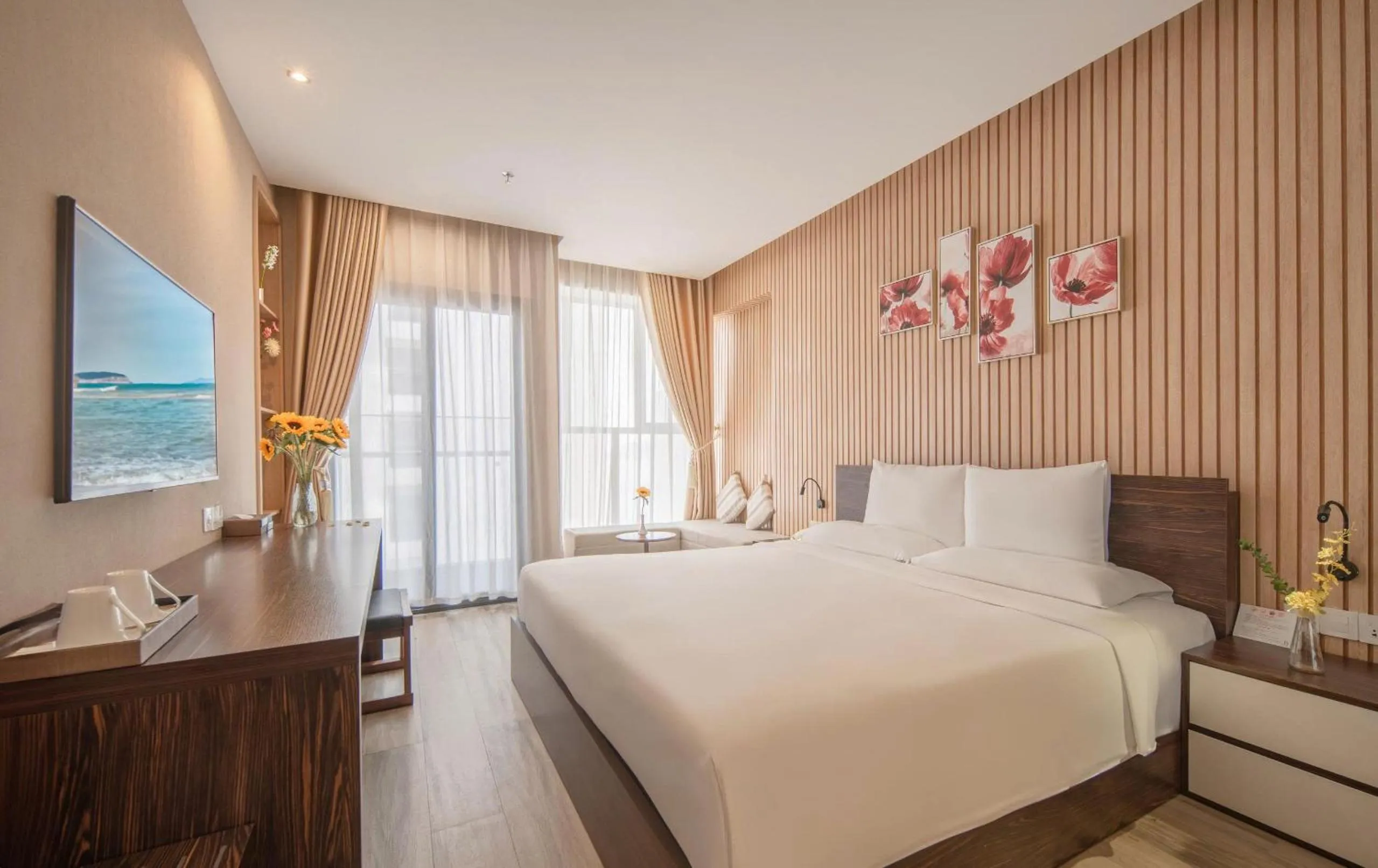 Bed in Emerald Bay Hotel & Spa Nha Trang