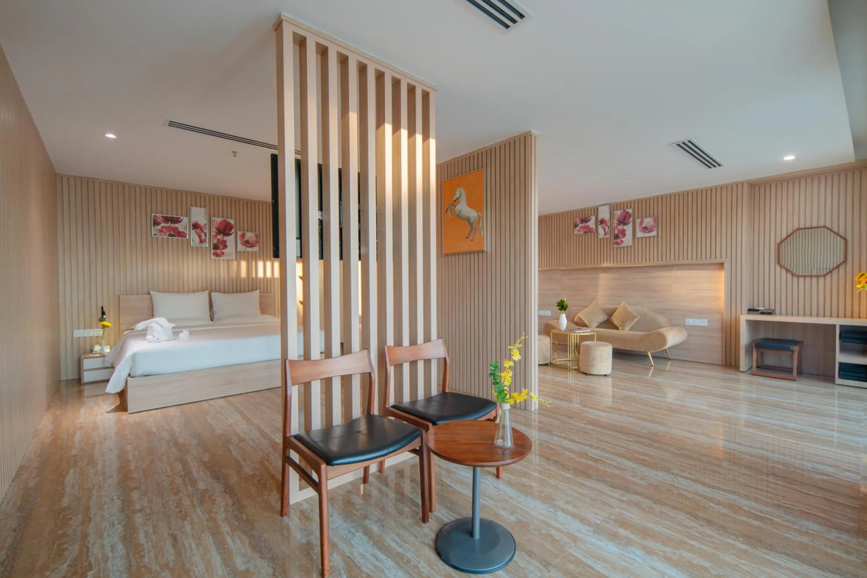 Bedroom, Bed in Emerald Bay Hotel & Spa Nha Trang