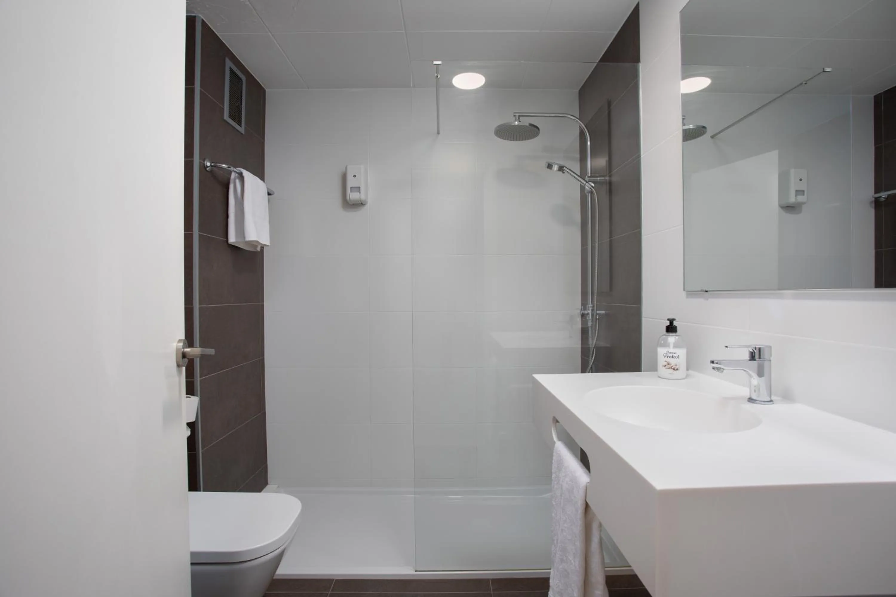 Shower in AR Bolero park