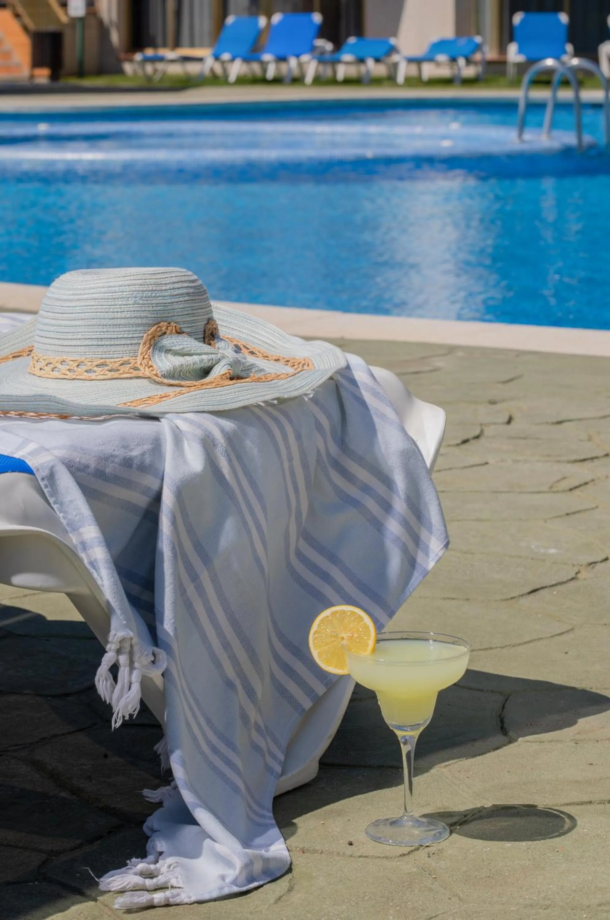 Swimming pool in AR Bolero park