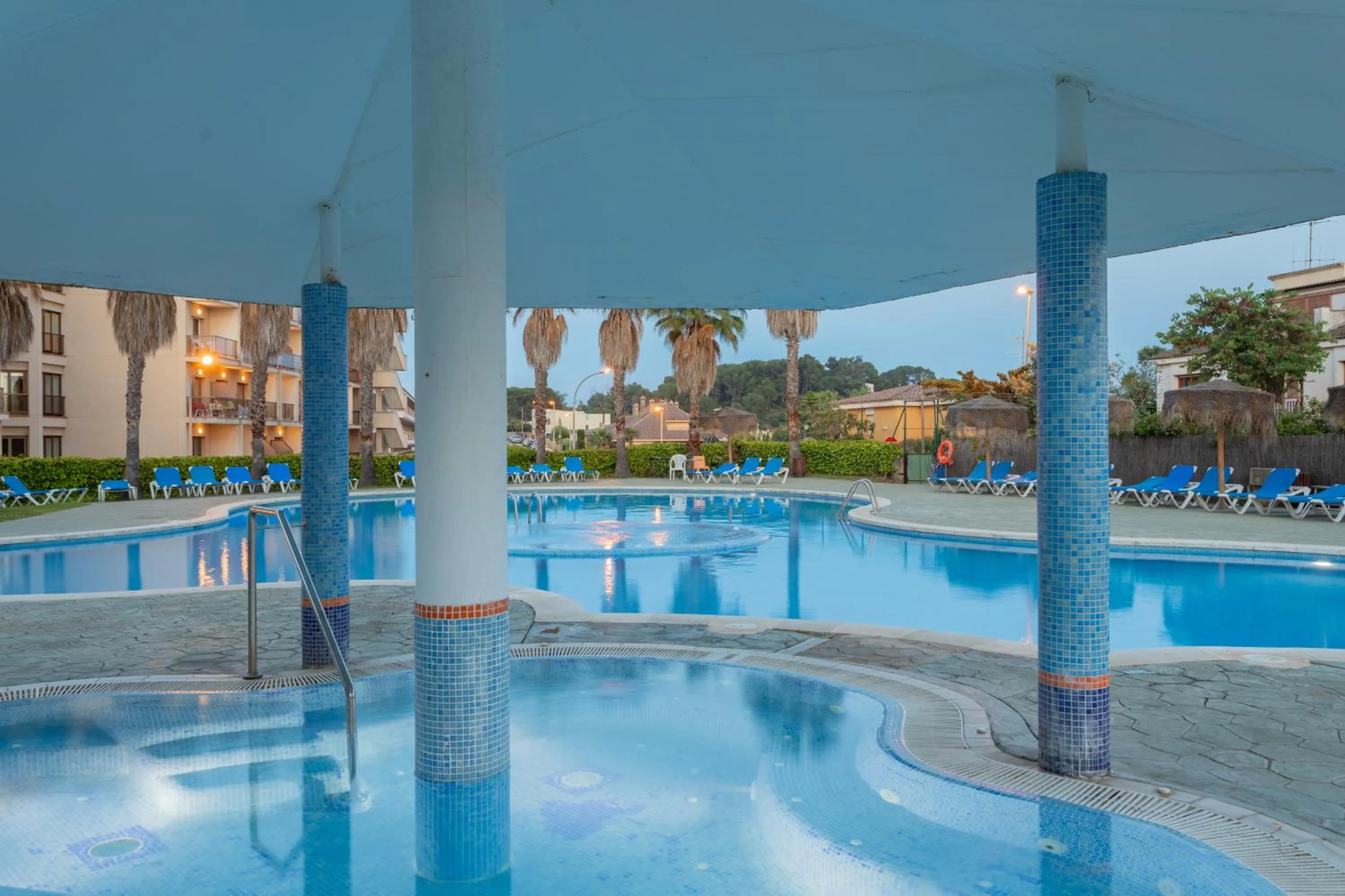 Swimming pool in AR Bolero park