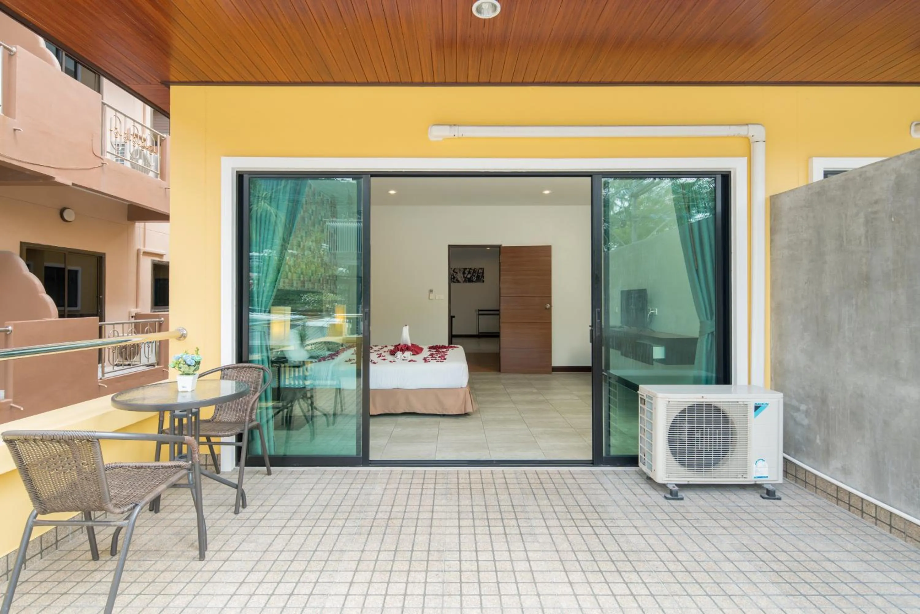 Balcony/Terrace in Amarin Hotel Patong