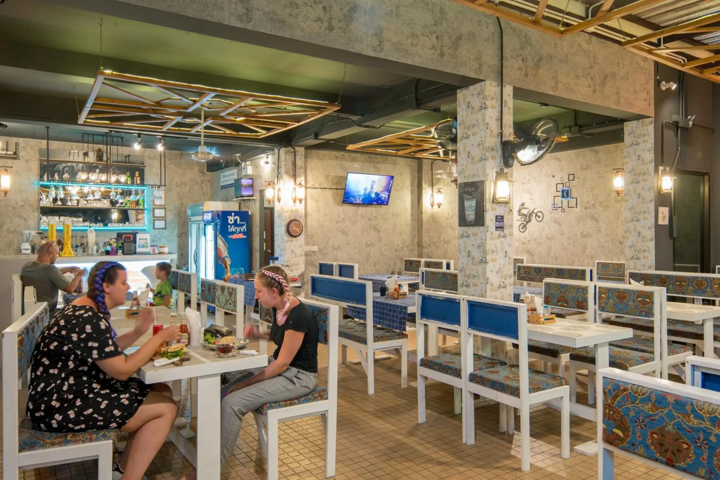 Restaurant/places to eat in Amarin Hotel Patong Restaurant/places to eat in Amarin Hotel Patong