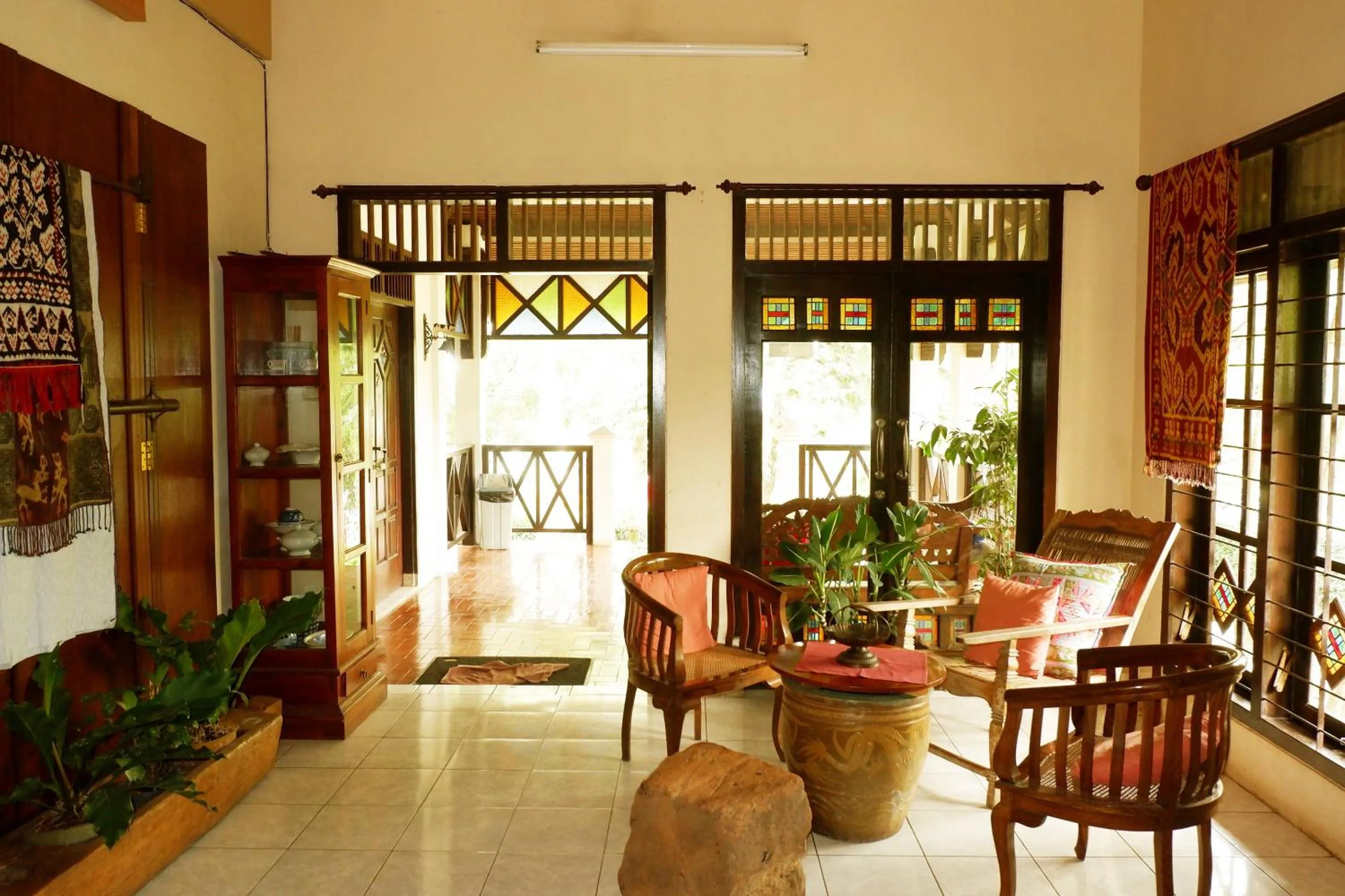 Lobby or reception in Hotel O Cemara's Homestay