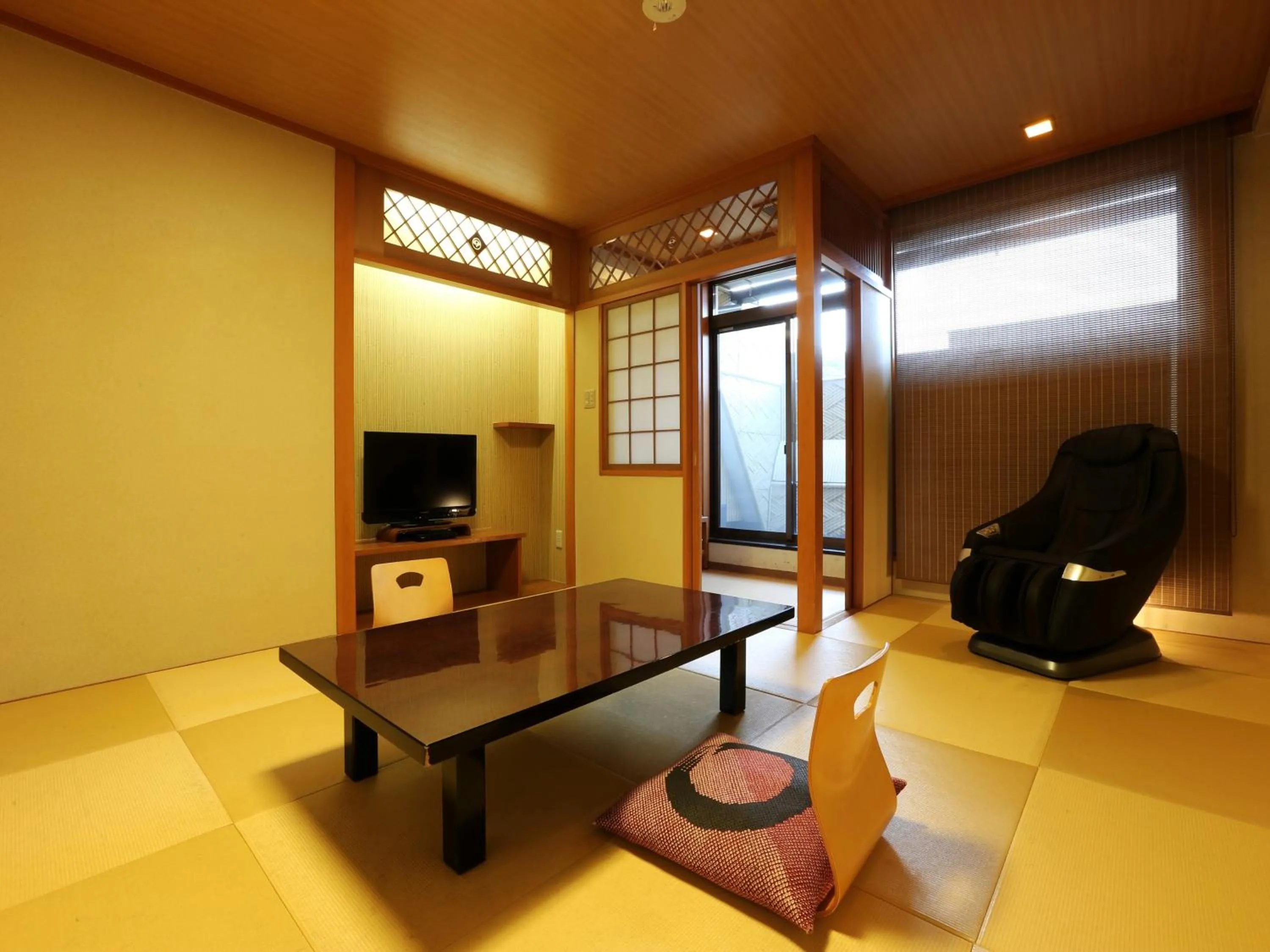 Photo of the whole room in Arima Royal Hotel