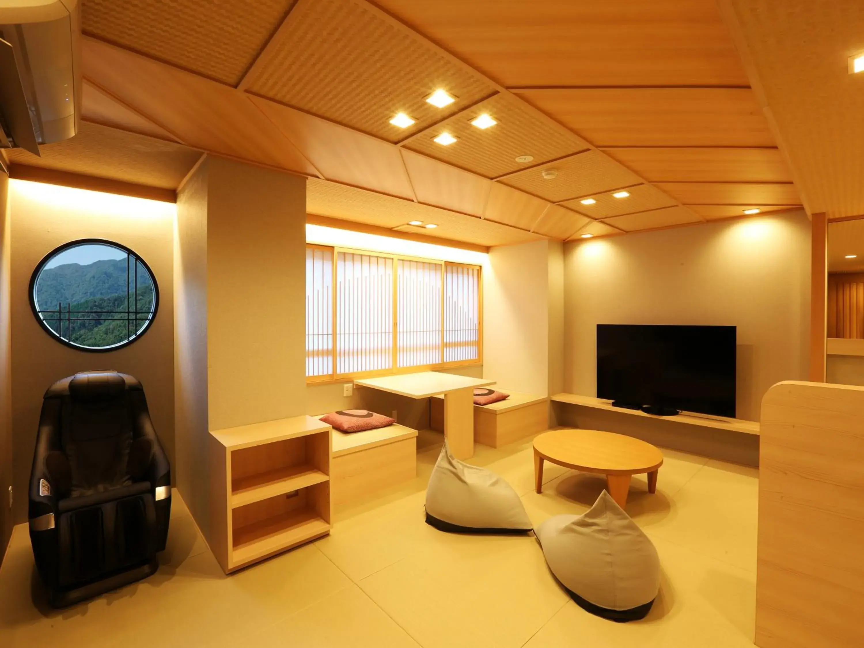 Photo of the whole room in Arima Royal Hotel Photo of the whole room in Arima Royal Hotel