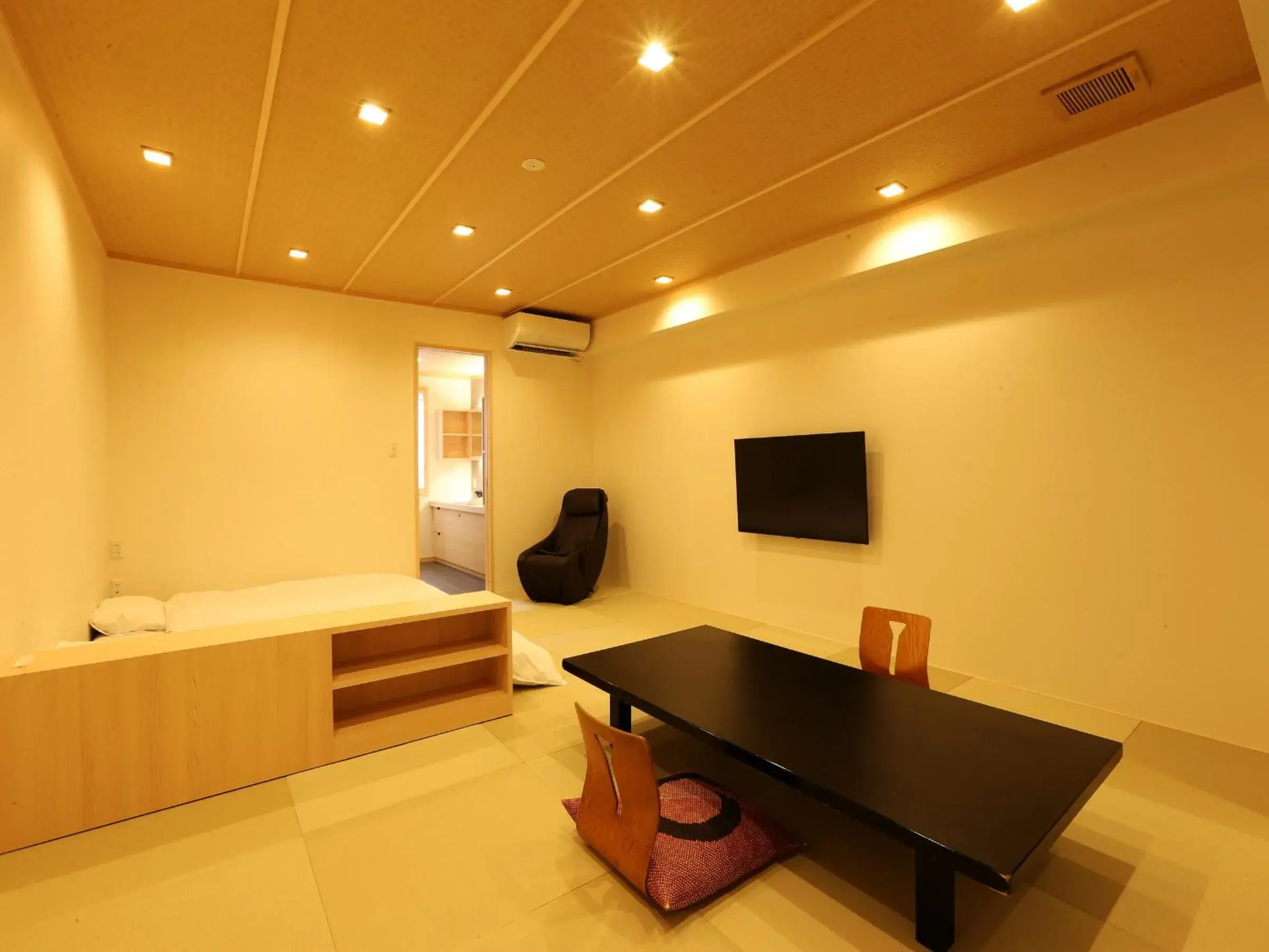 Photo of the whole room in Arima Royal Hotel Photo of the whole room in Arima Royal Hotel