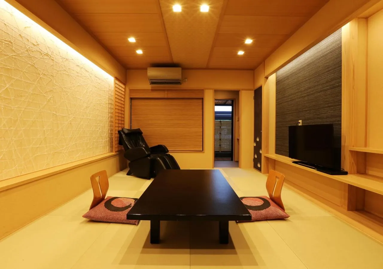 Photo of the whole room in Arima Royal Hotel