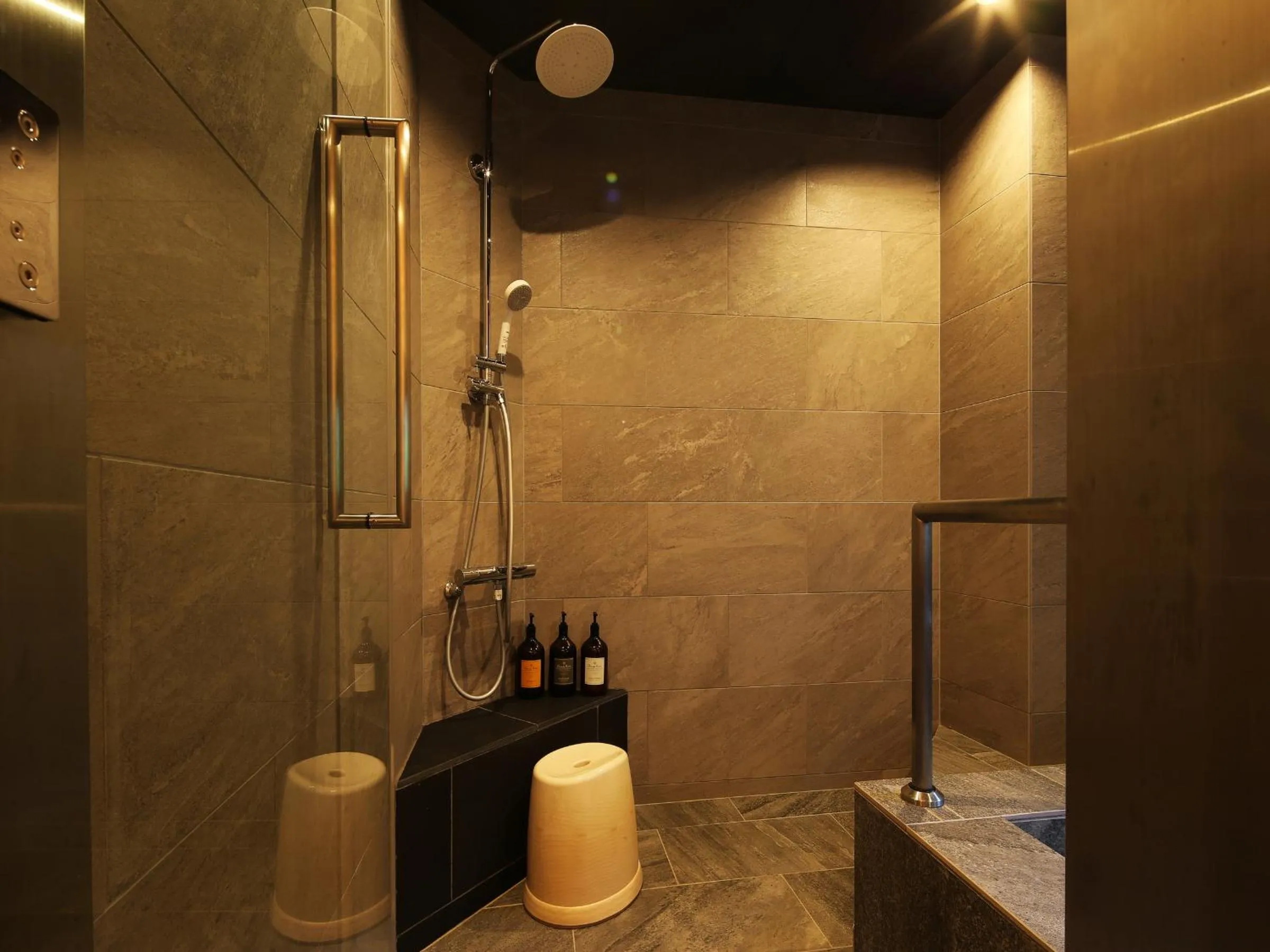 Shower in Arima Royal Hotel