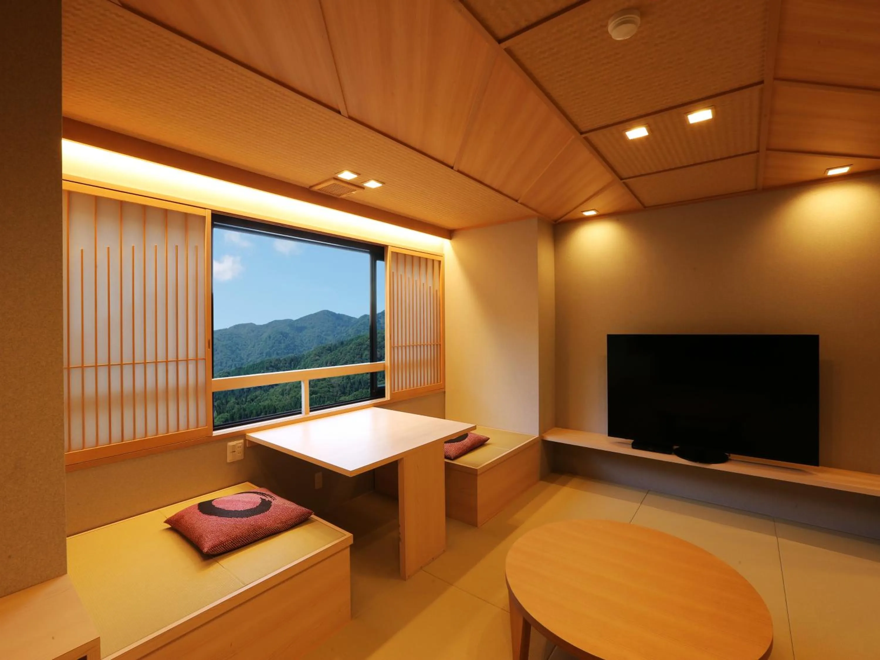 Photo of the whole room in Arima Royal Hotel