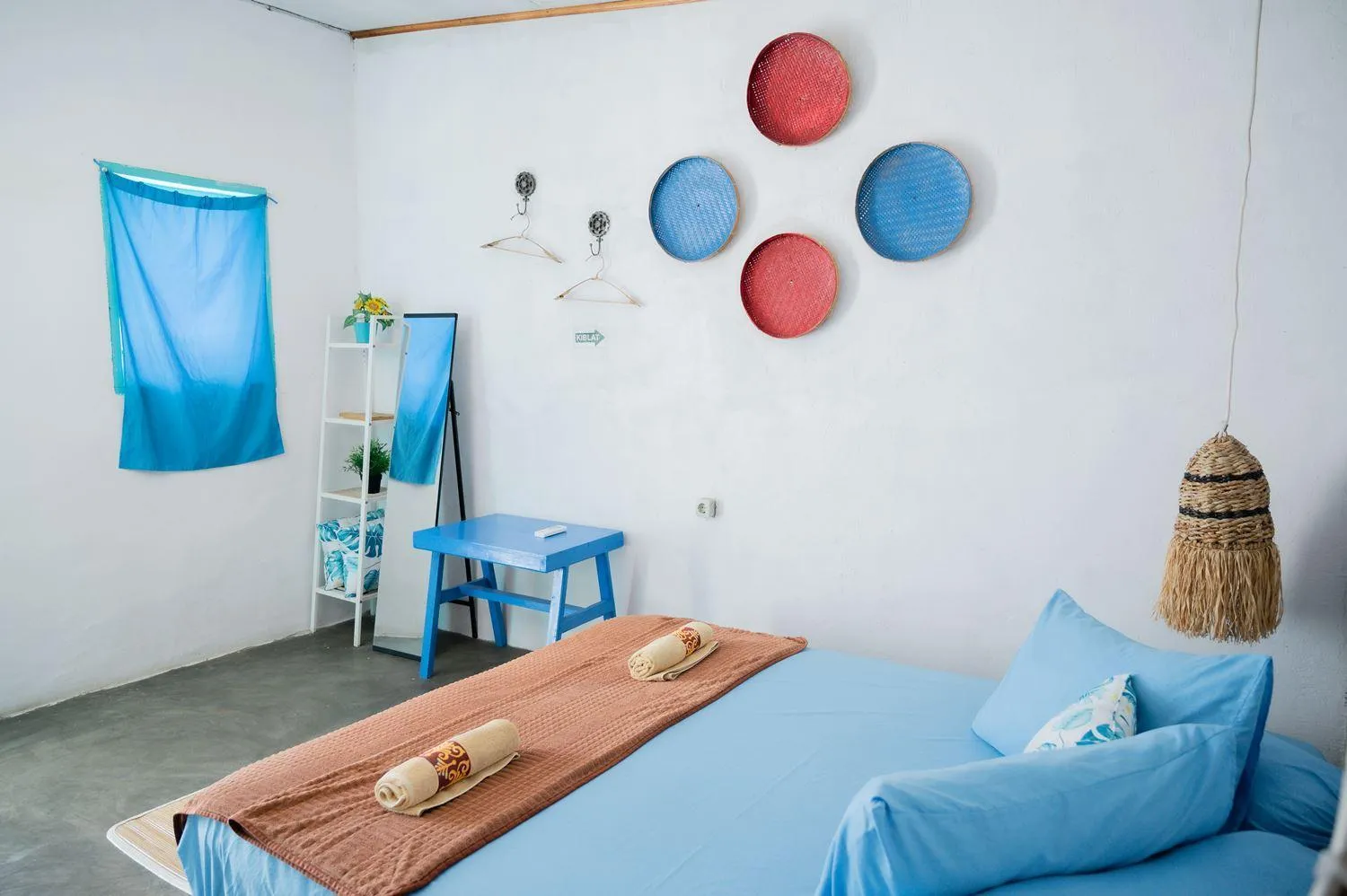 Bedroom, Bed in Woywoy Paradise