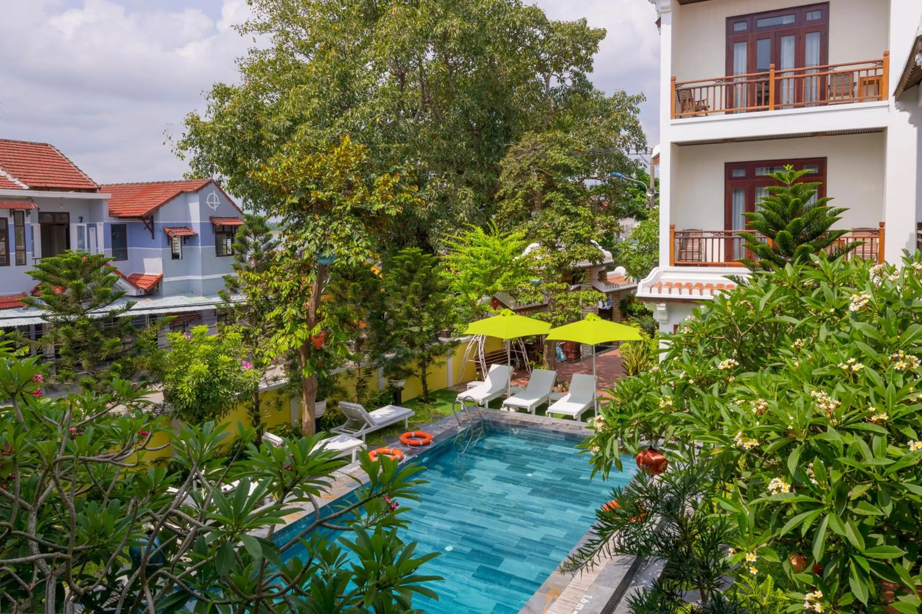 Pool view in Green Hill Villa