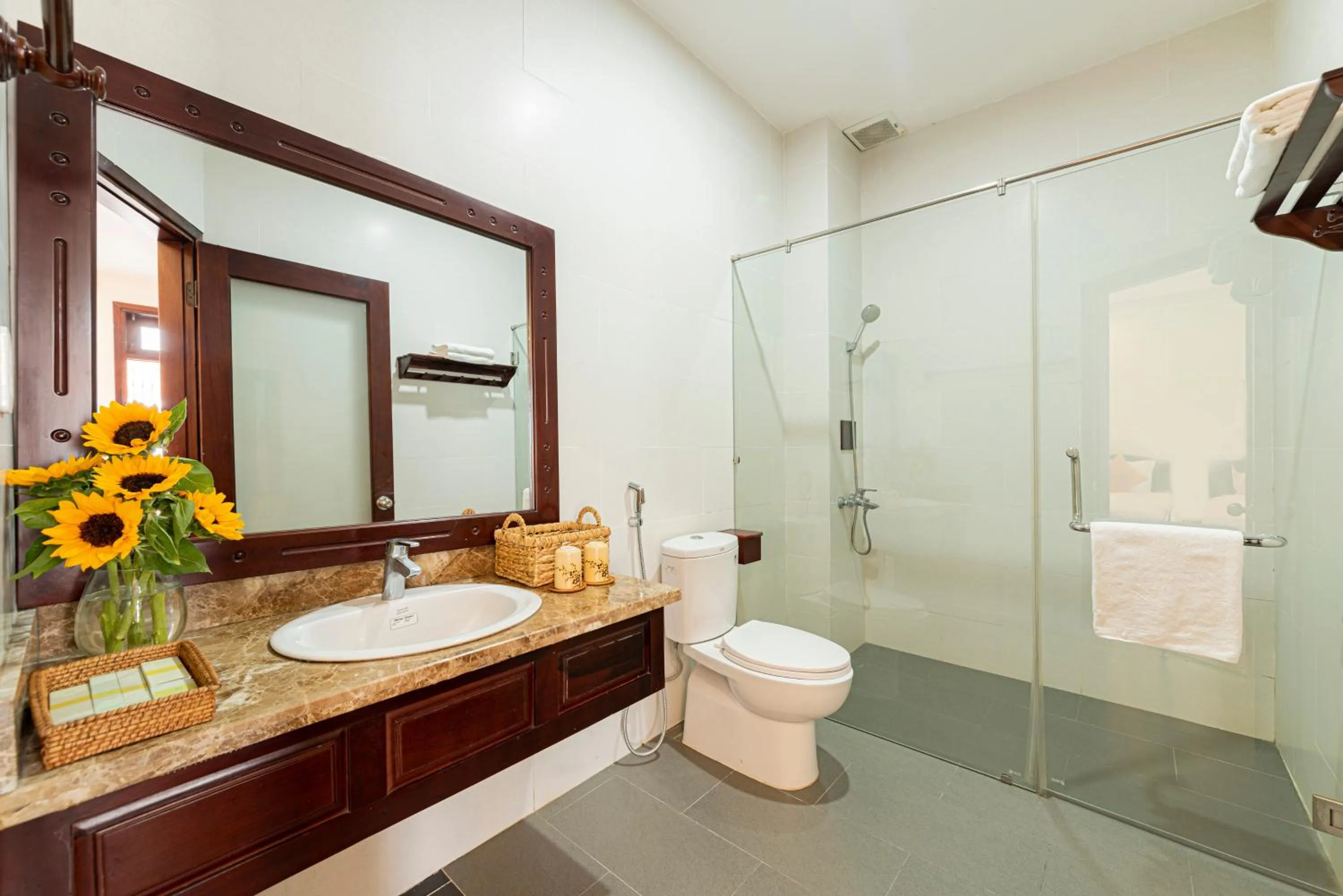 Shower in Green Hill Villa