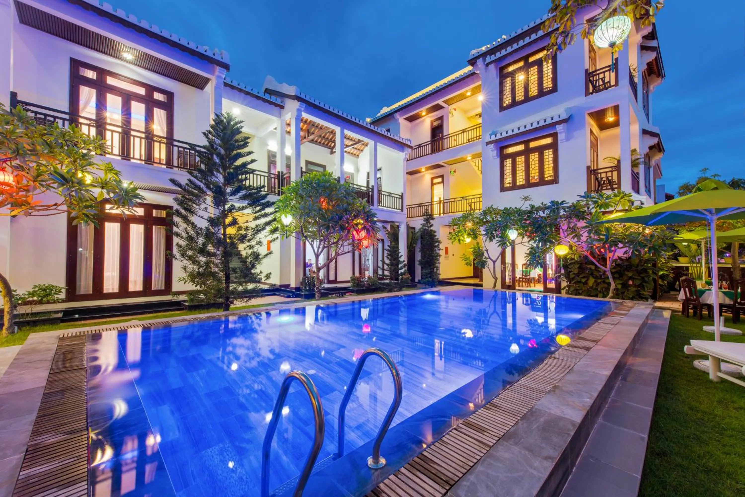 Swimming pool in Green Hill Villa