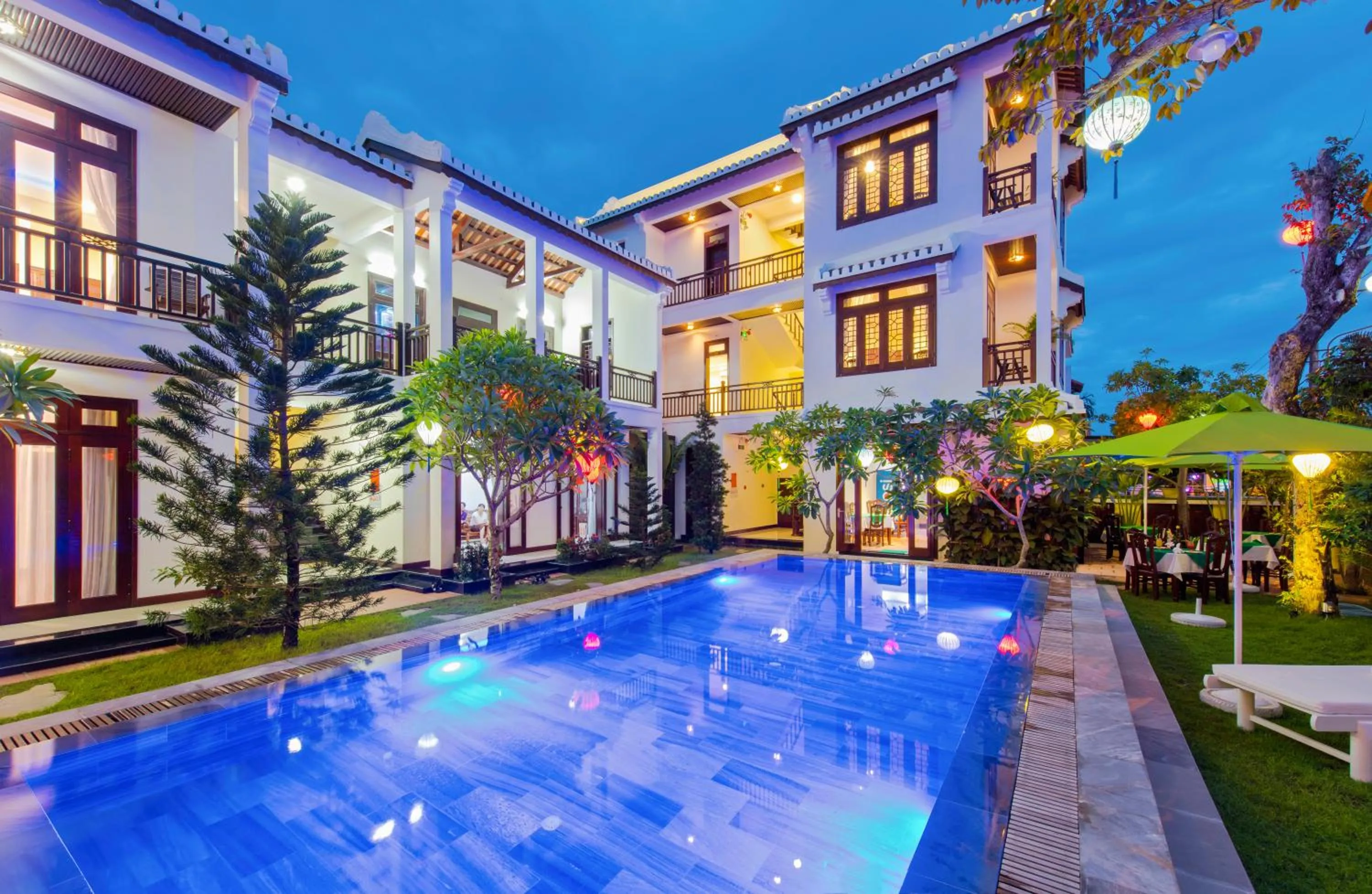 Swimming pool in Green Hill Villa