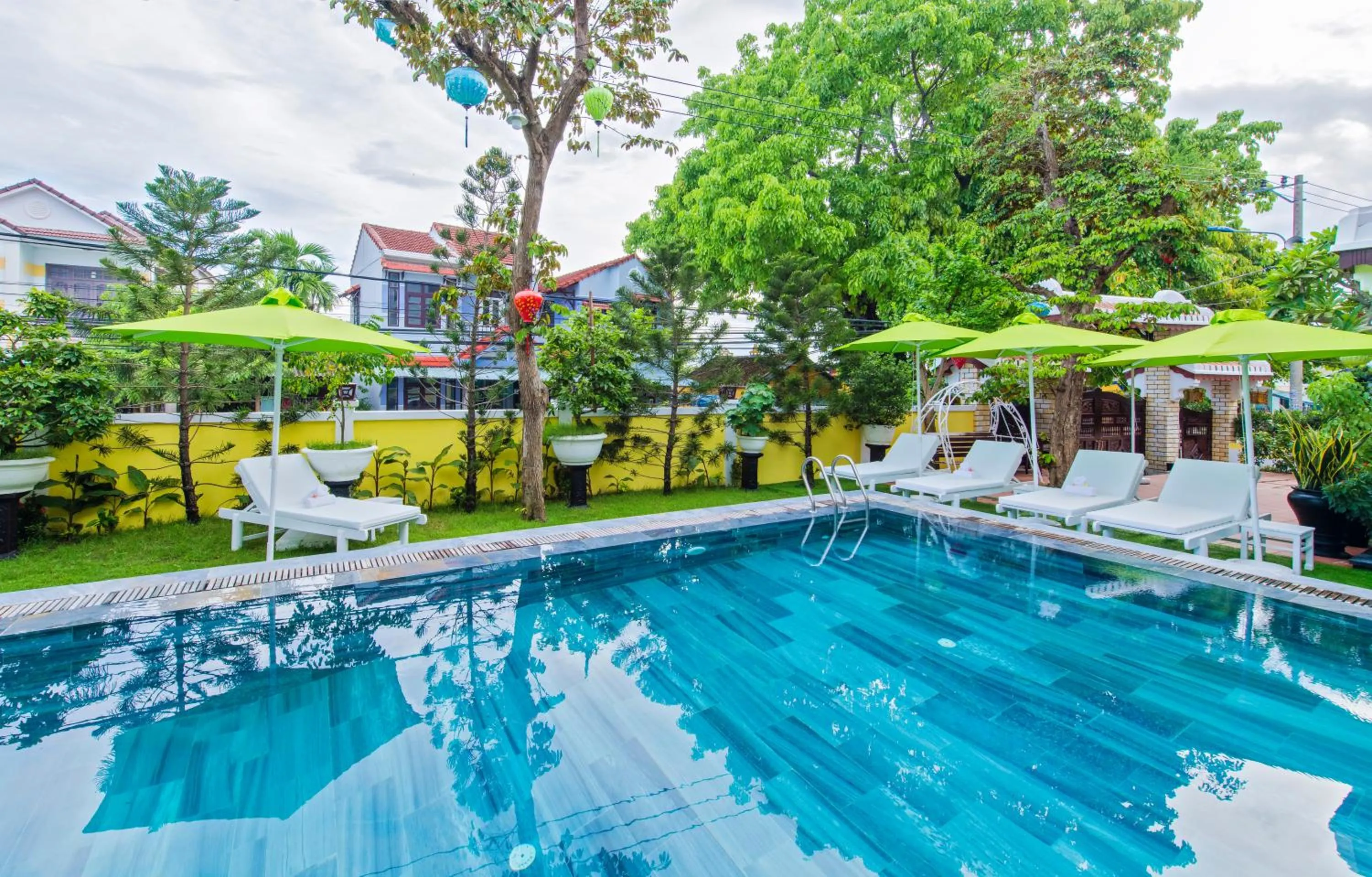 Swimming pool in Green Hill Villa