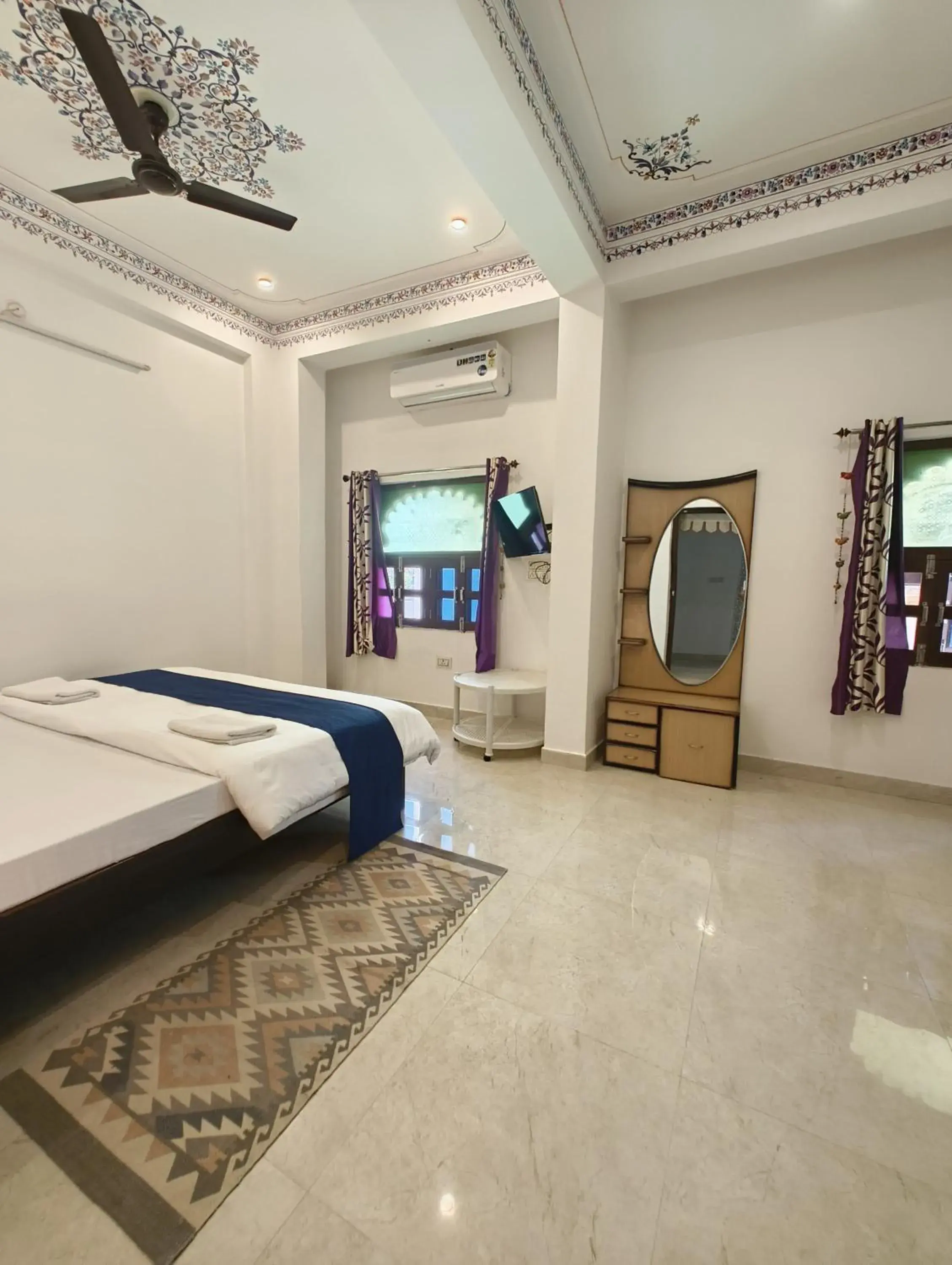 Deluxe Double Room (2 Adults + 1 Child) in Rising Shemesh Home Stay Deluxe Double Room (2 Adults + 1 Child) in Rising Shemesh Home Stay