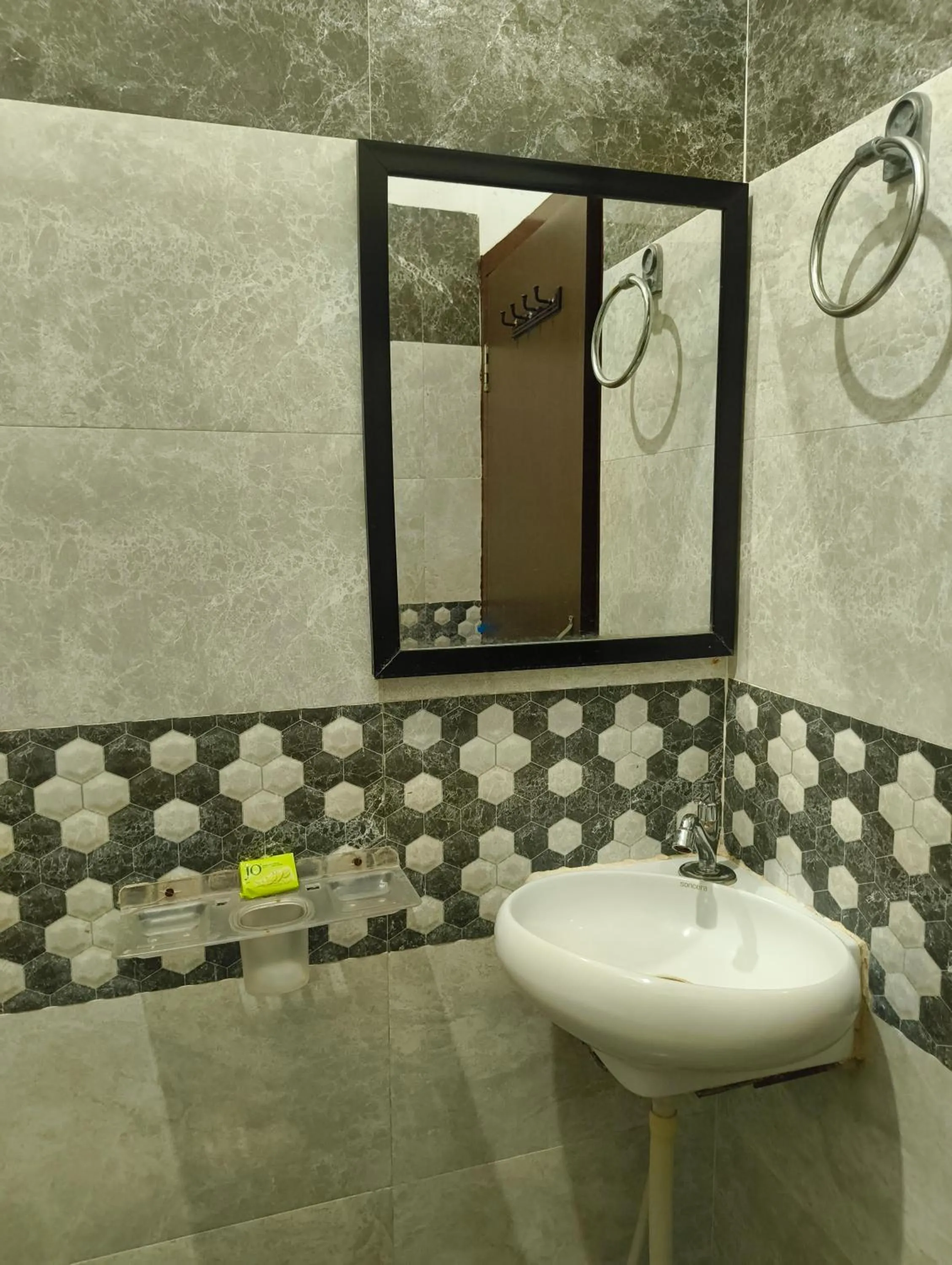 Rising Shemesh Home Stay