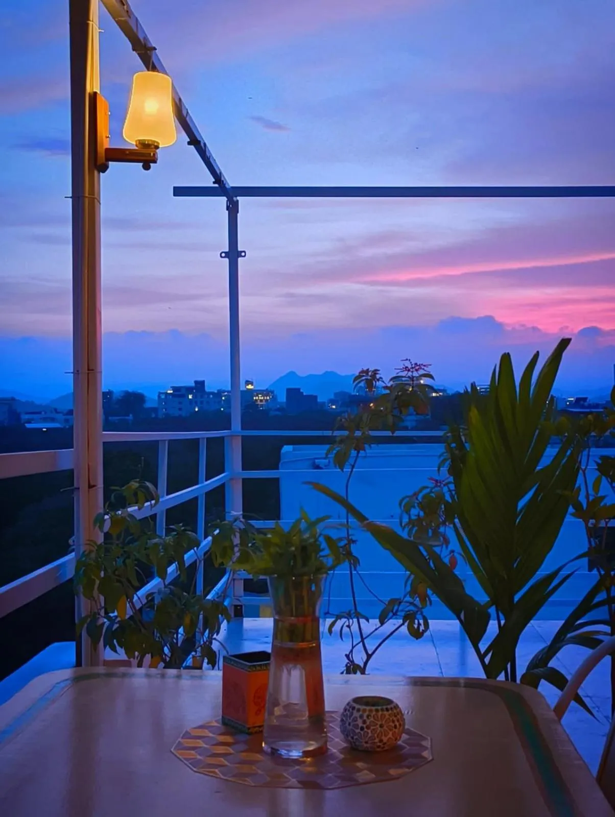 Rising Shemesh Home Stay