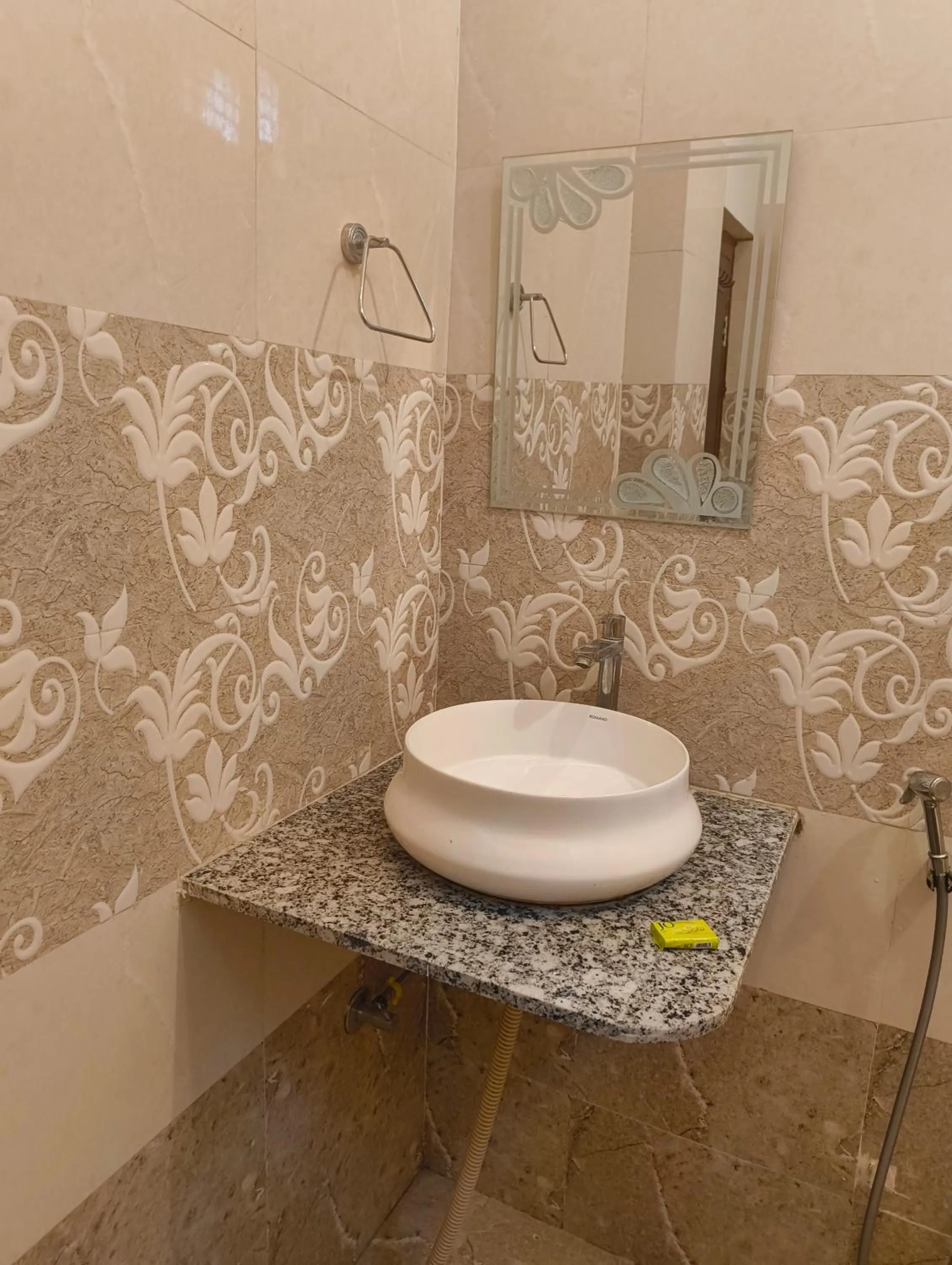 Rising Shemesh Home Stay